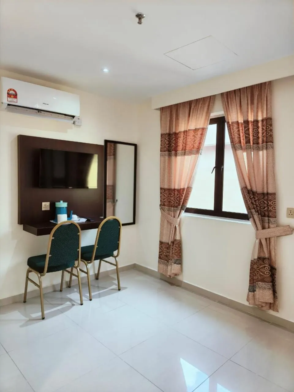Hotel Sri Sutra PJ 222