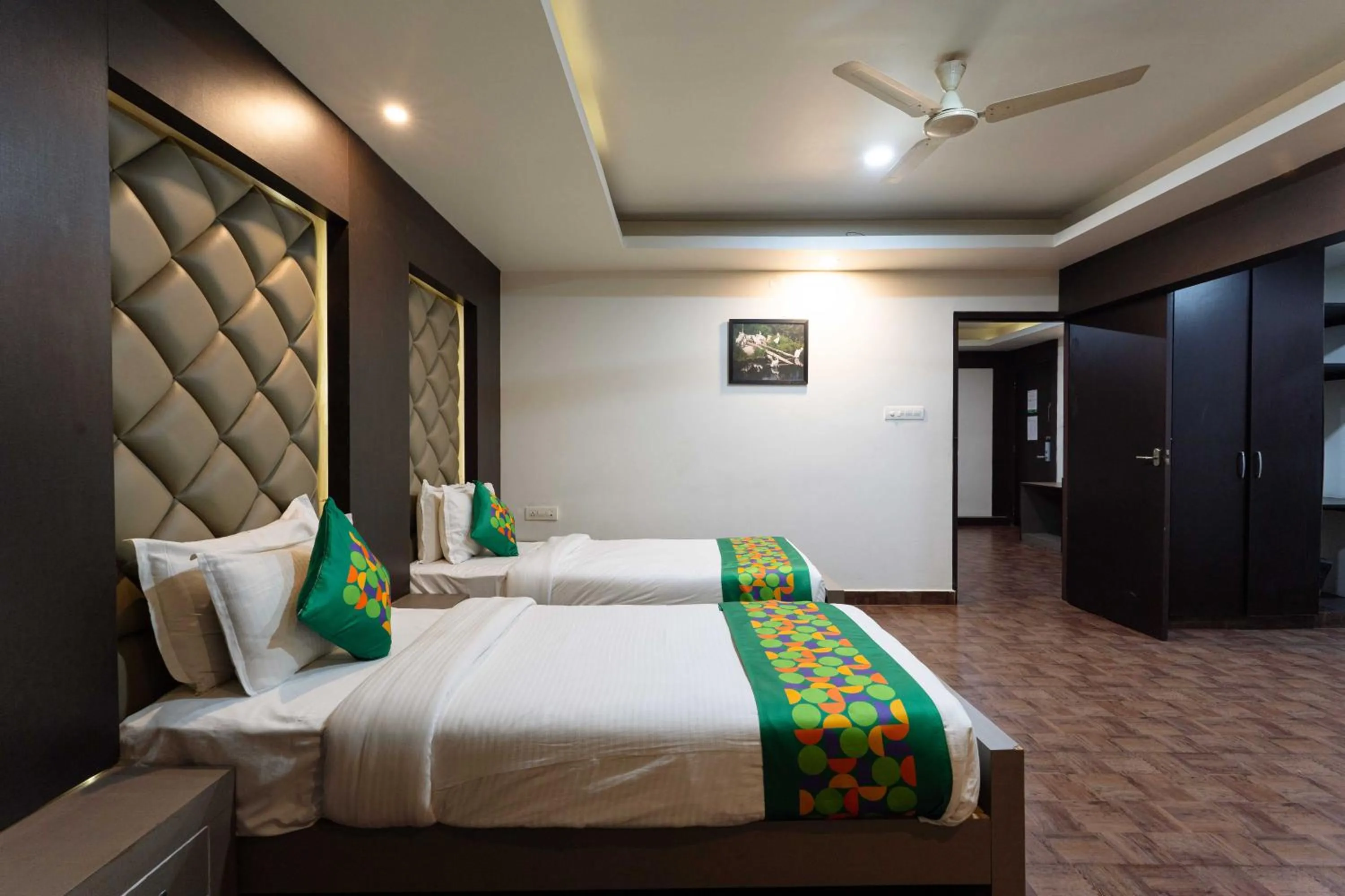 Bedroom, Bed in Treebo Kings Orchid