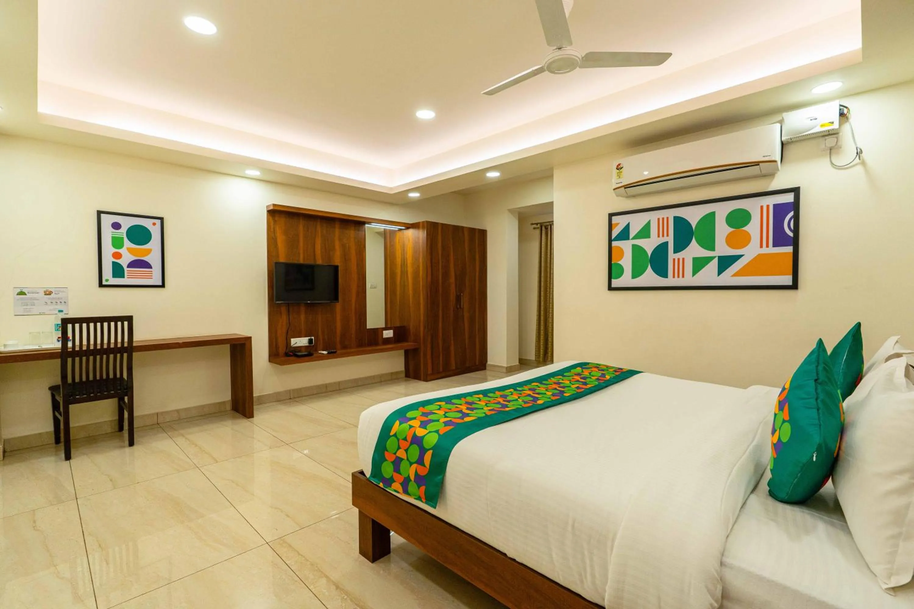 Bedroom, Bed in Treebo Kings Orchid