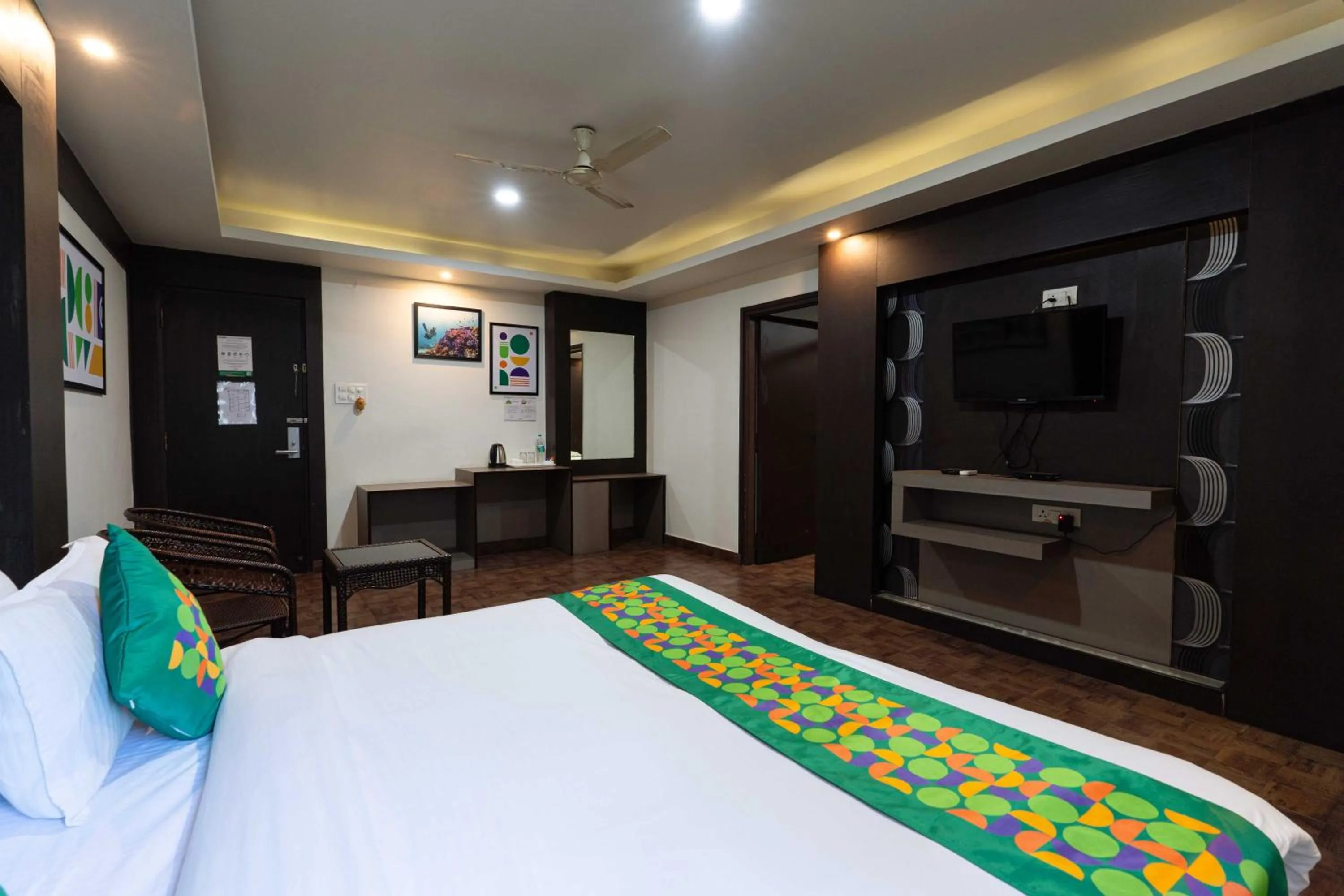 Bedroom, Bed in Treebo Kings Orchid