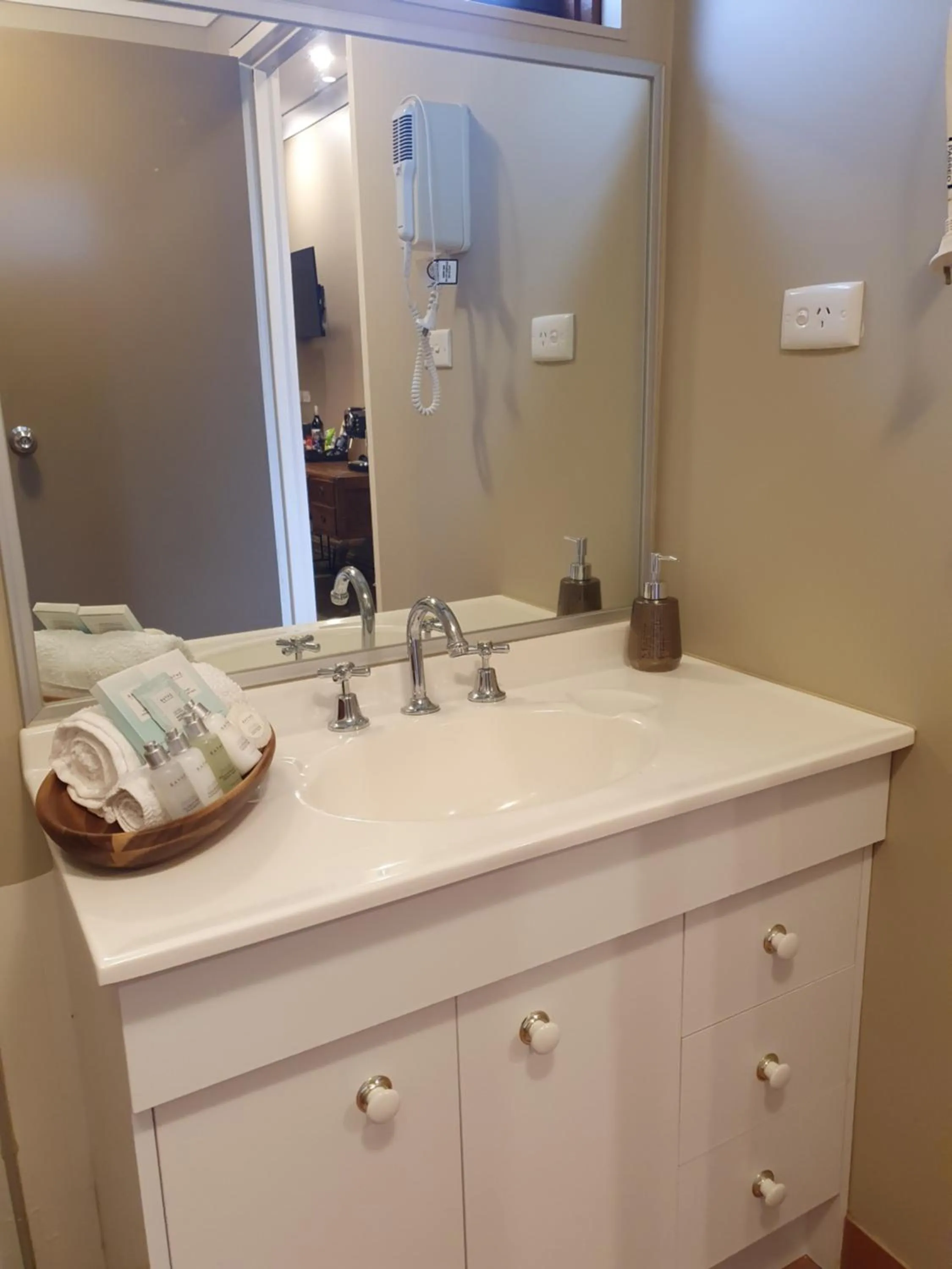 Bathroom in The Lancefield Lodge