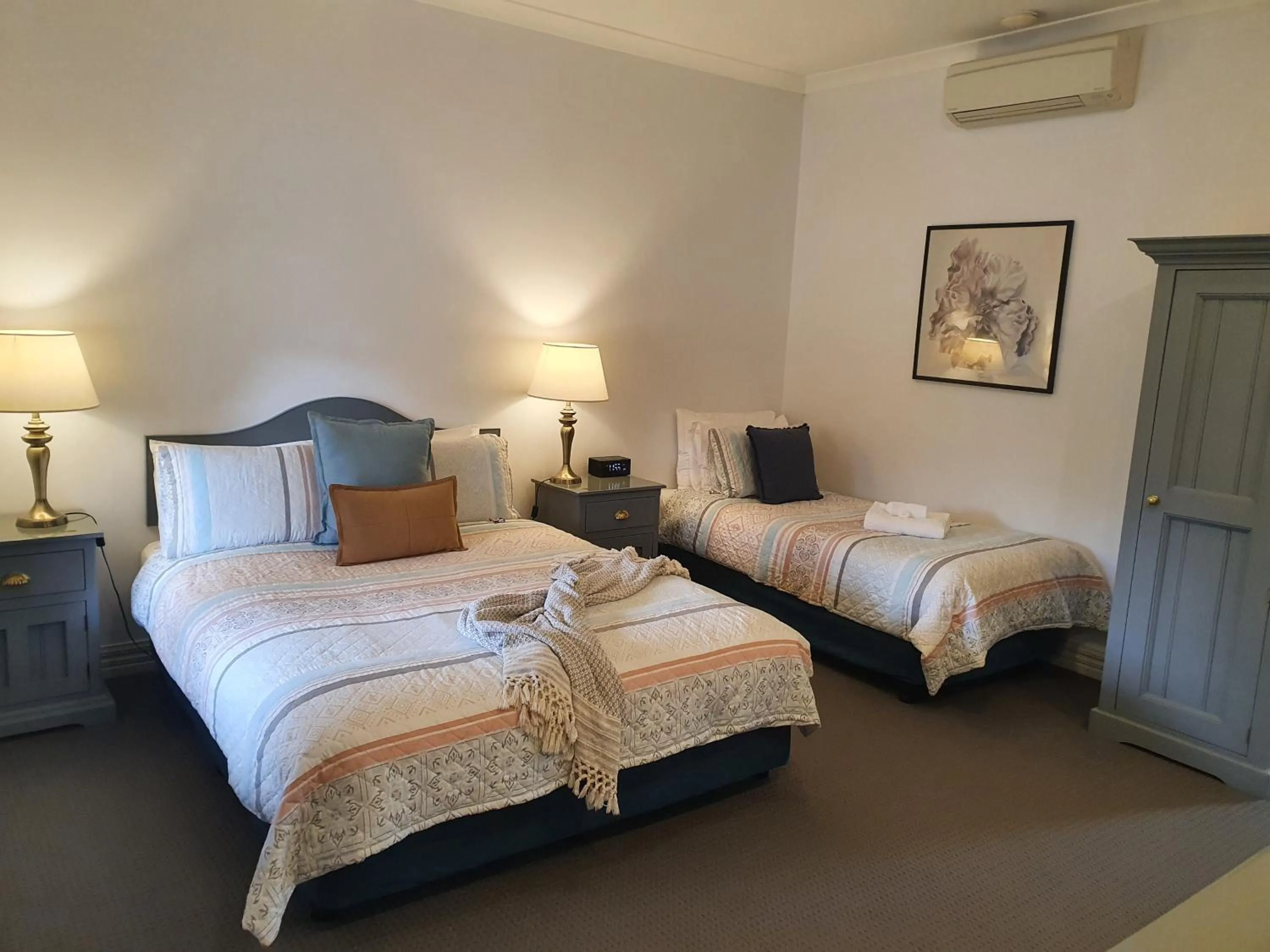 Bed in The Lancefield Lodge