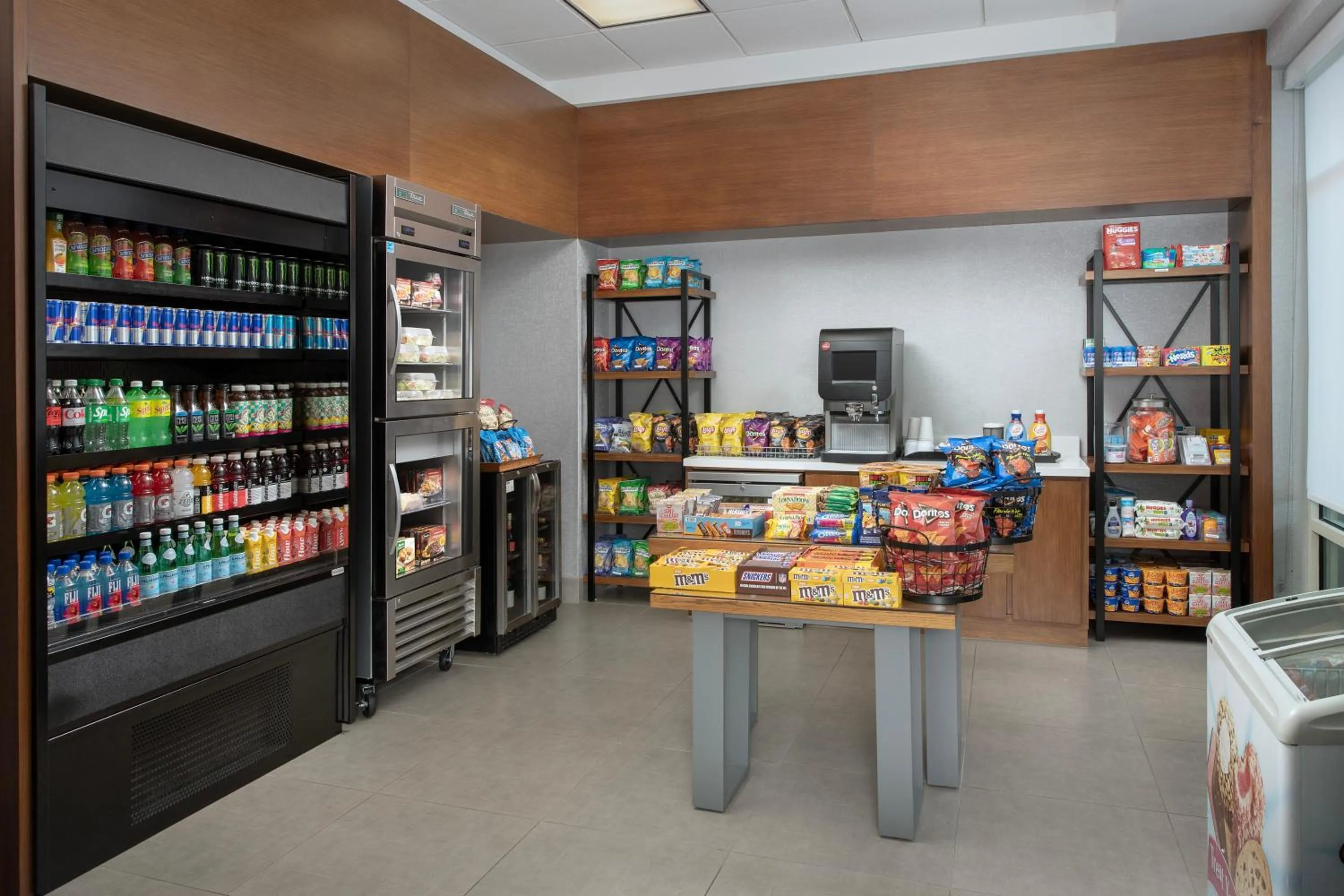 Food and drinks in Embassy Suites by Hilton Dulles North Loudoun