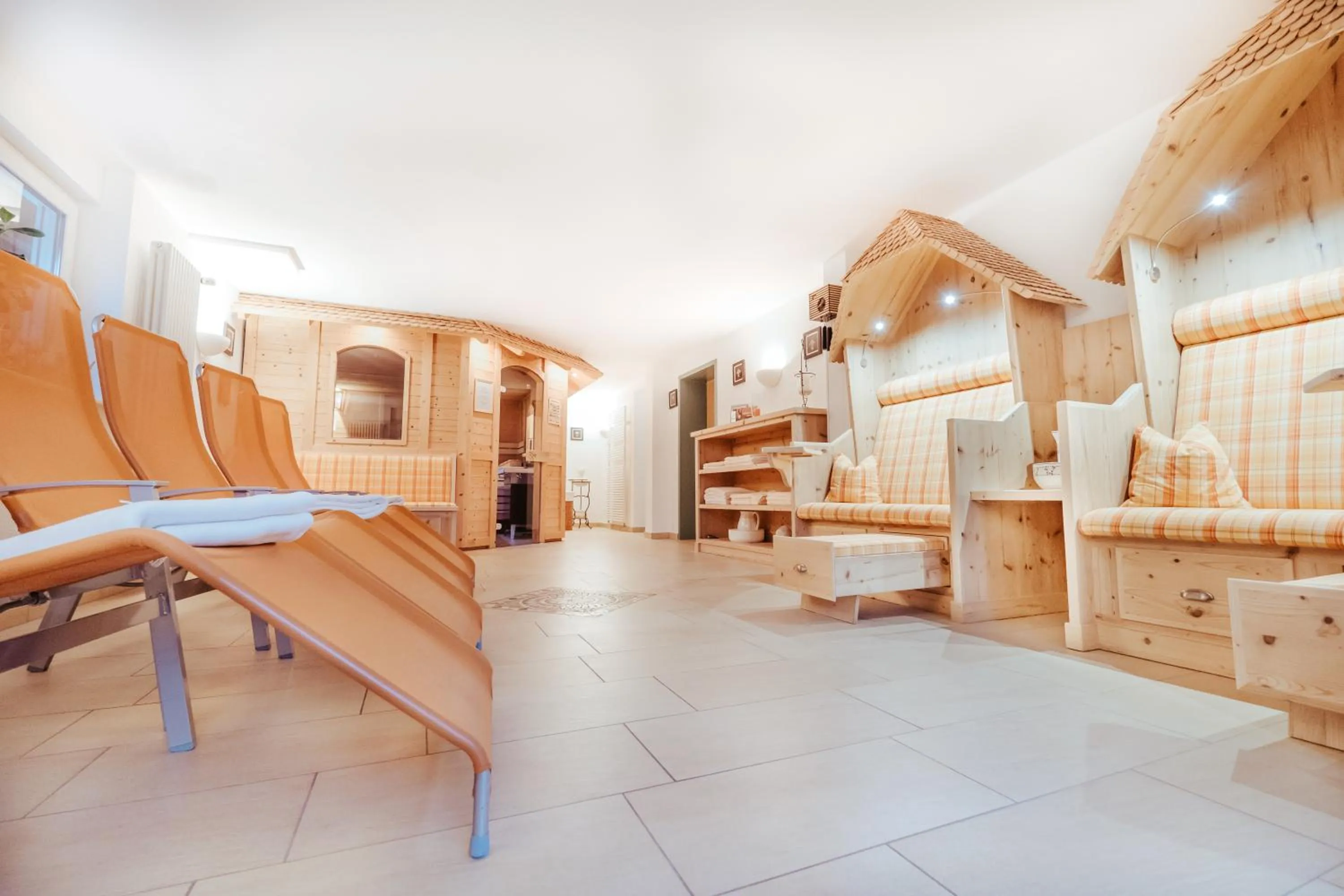 Property building in Hotel Restaurant Peterle