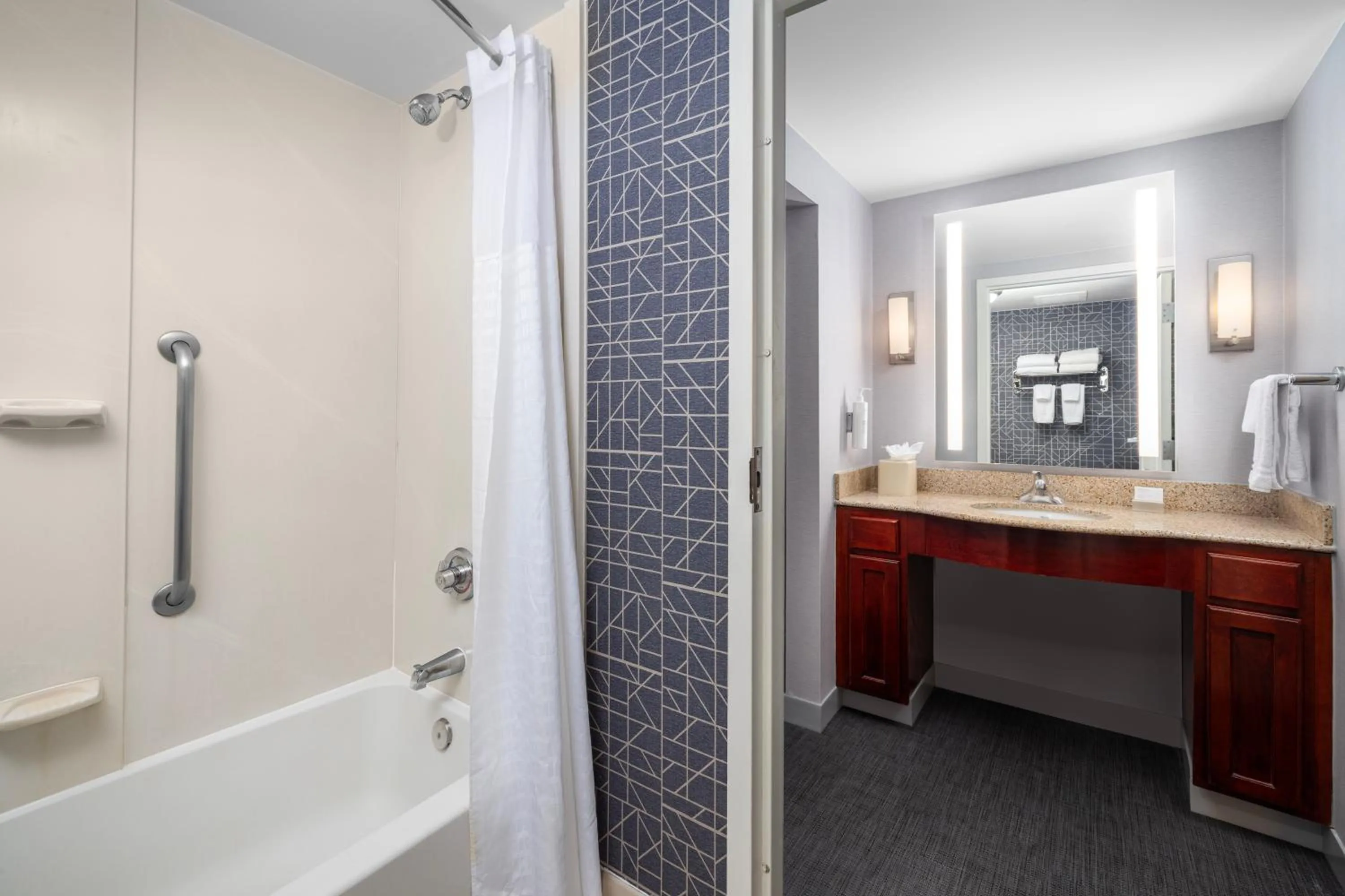 Shower in Homewood Suites by Hilton Dulles-North Loudoun