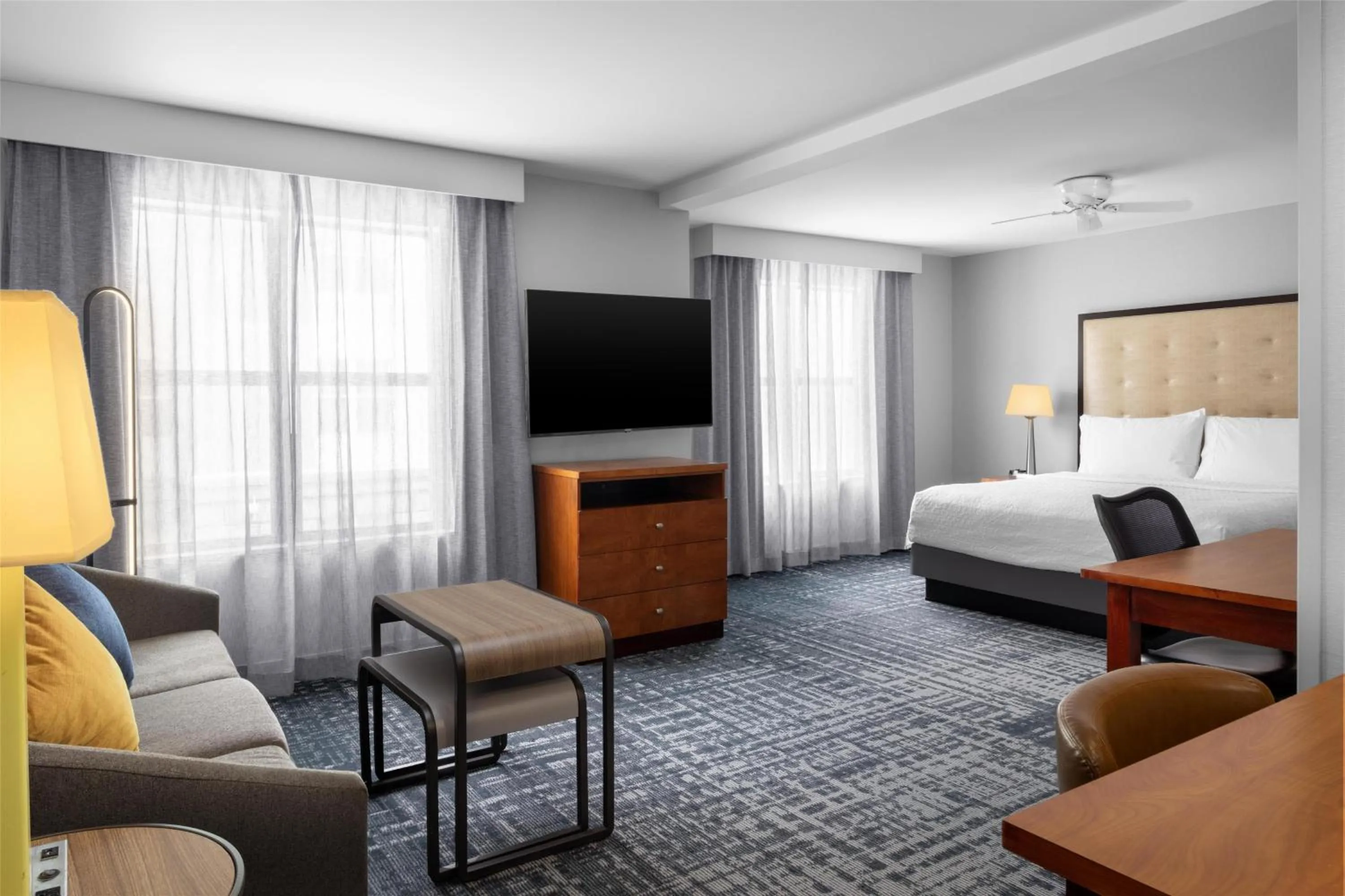 Living room, Bed in Homewood Suites by Hilton Dulles-North Loudoun