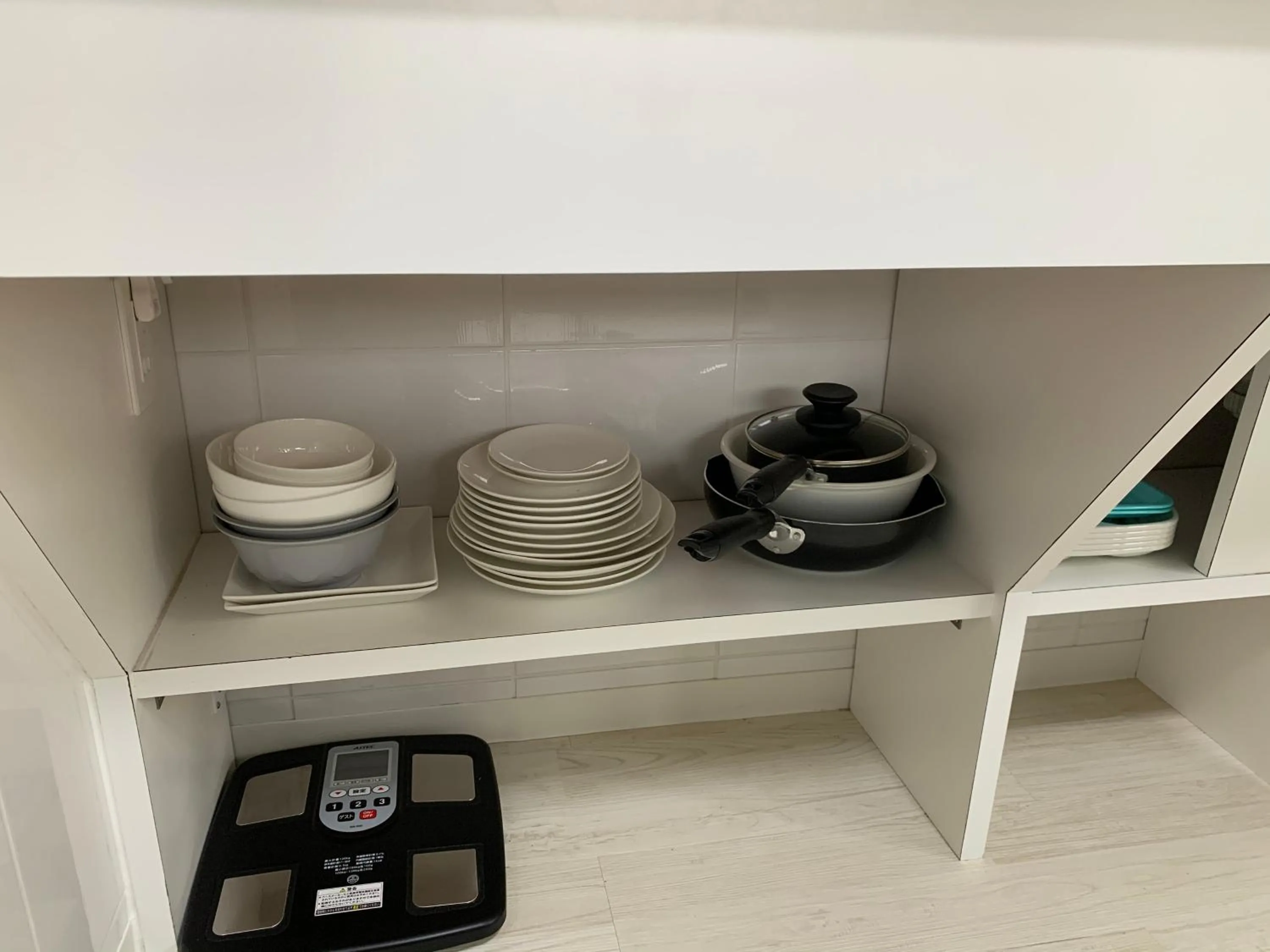 Kitchen or kitchenette in Maximum of 21 people can be rented in one building 3 minutes walk to Tomari Port 10 minutes drive to the airport No parking lot 30 seconds walk from paid parking lot warayunso port city May