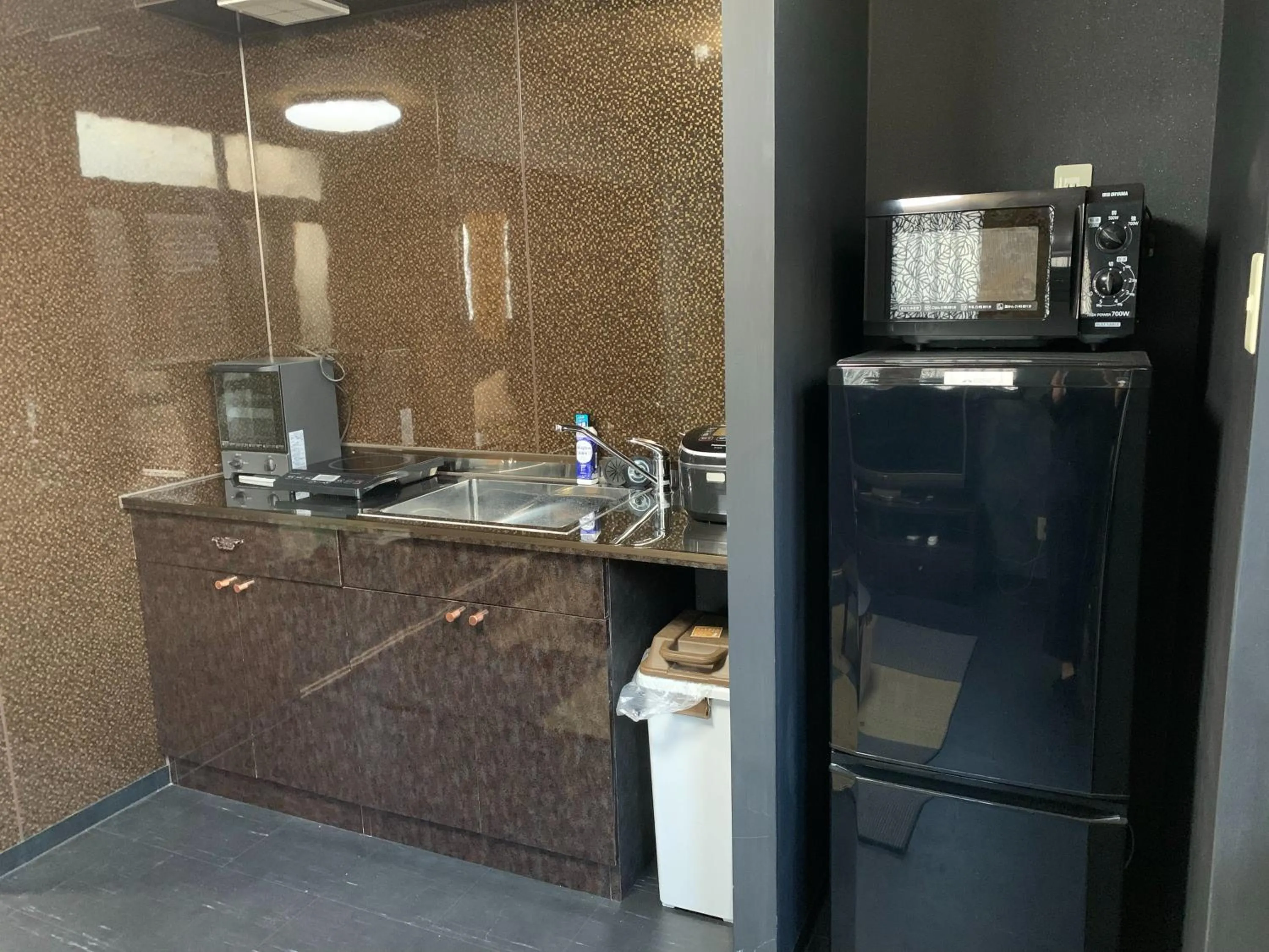 Kitchen or kitchenette in Maximum of 21 people can be rented in one building 3 minutes walk to Tomari Port 10 minutes drive to the airport No parking lot 30 seconds walk from paid parking lot warayunso port city May