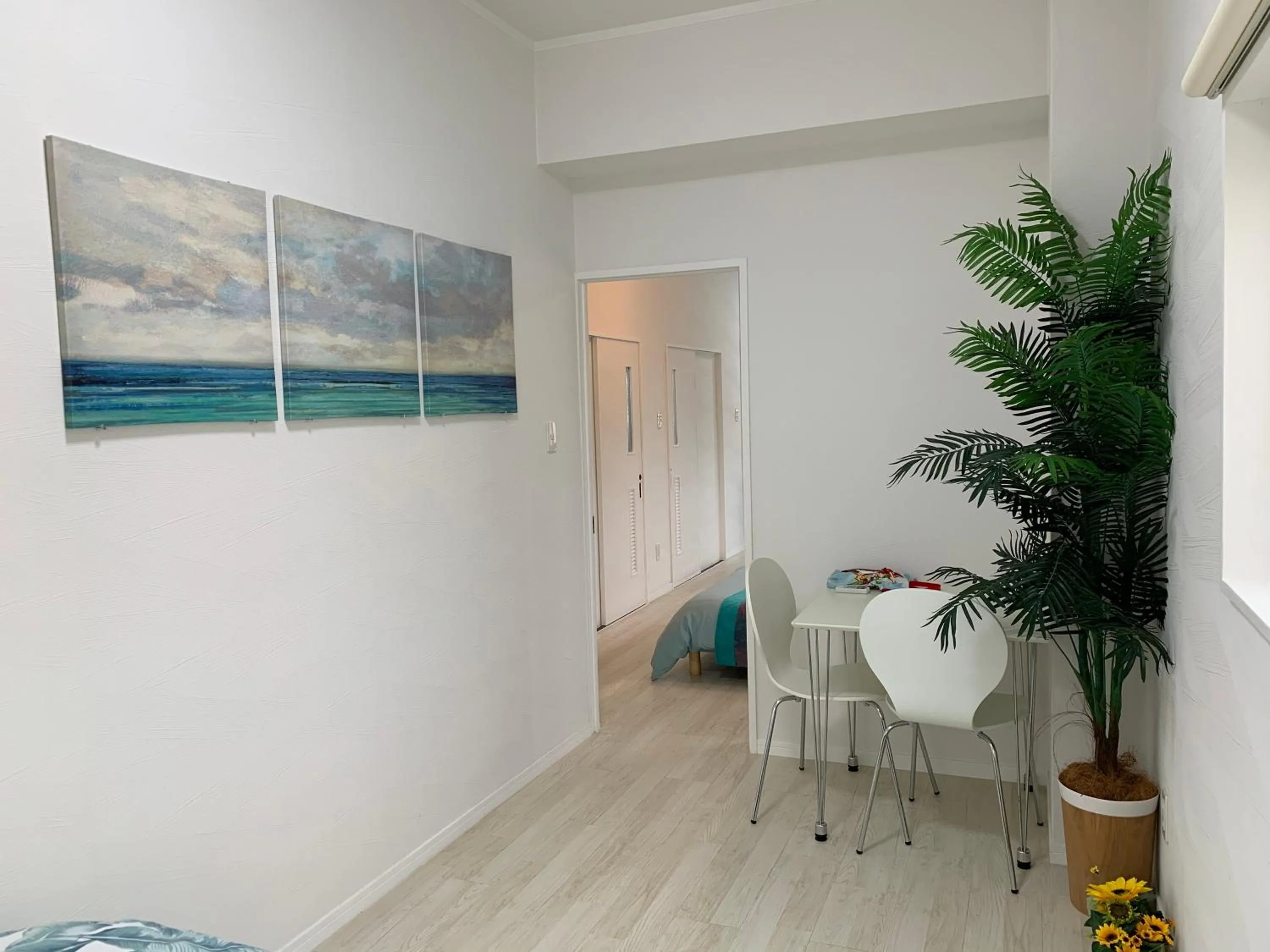 Decorative detail in Maximum of 21 people can be rented in one building 3 minutes walk to Tomari Port 10 minutes drive to the airport No parking lot 30 seconds walk from paid parking lot warayunso port city May