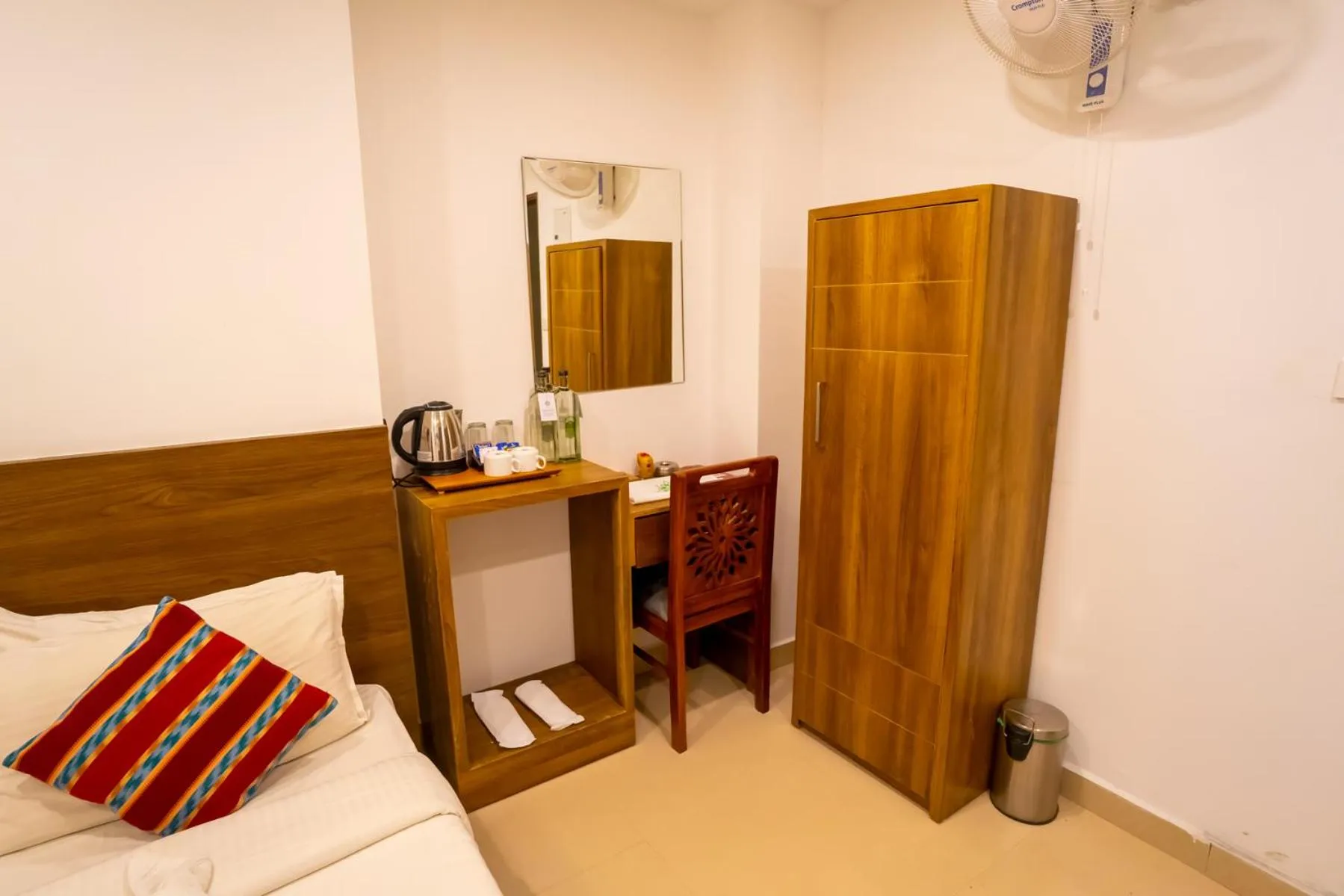 Photo of the whole room, Bed in Trivers Resort Munnar