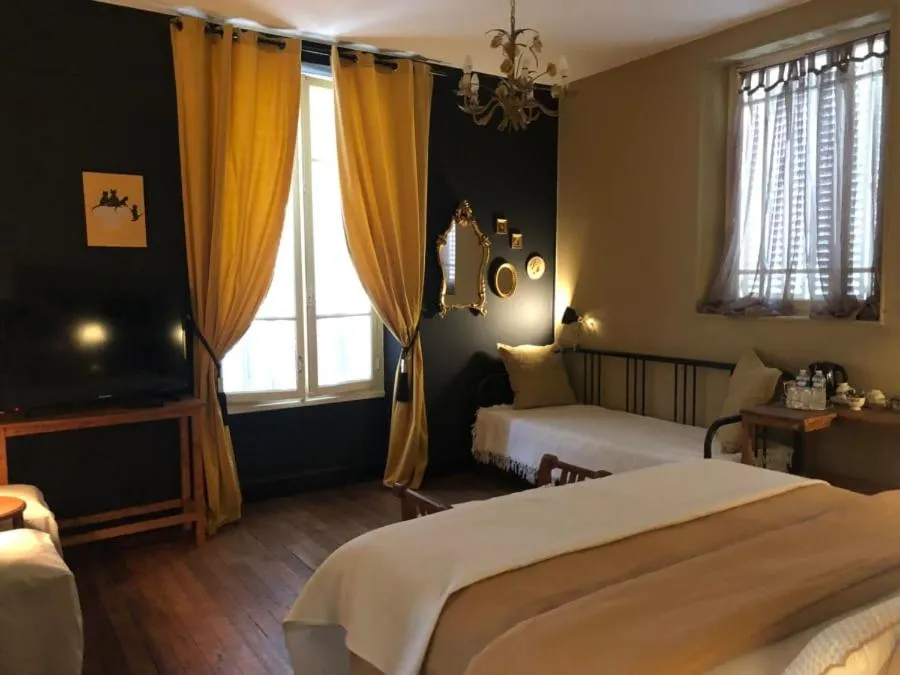 Bed in Maison de la Comtesse