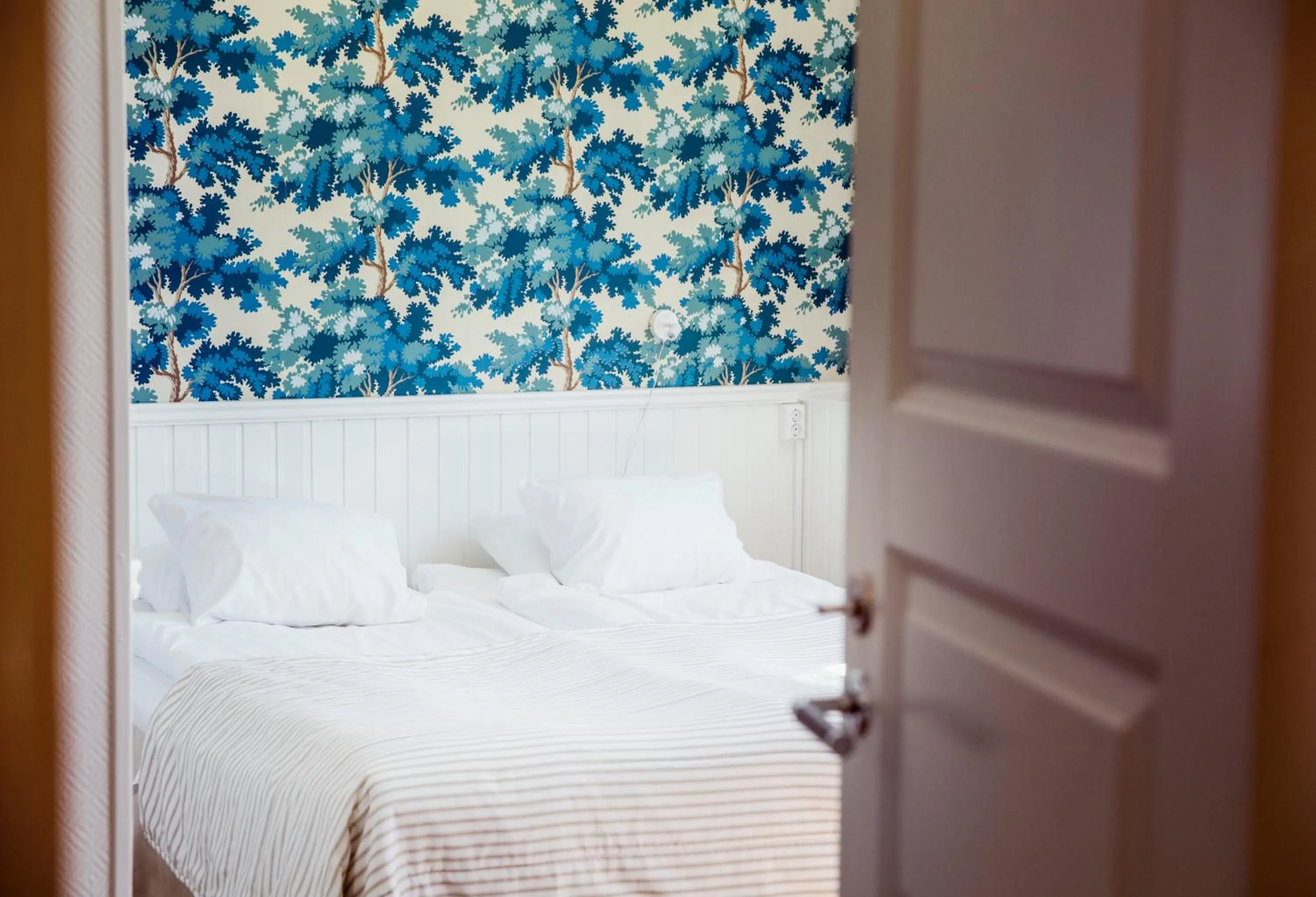 Property building, Bed in Hotell Park