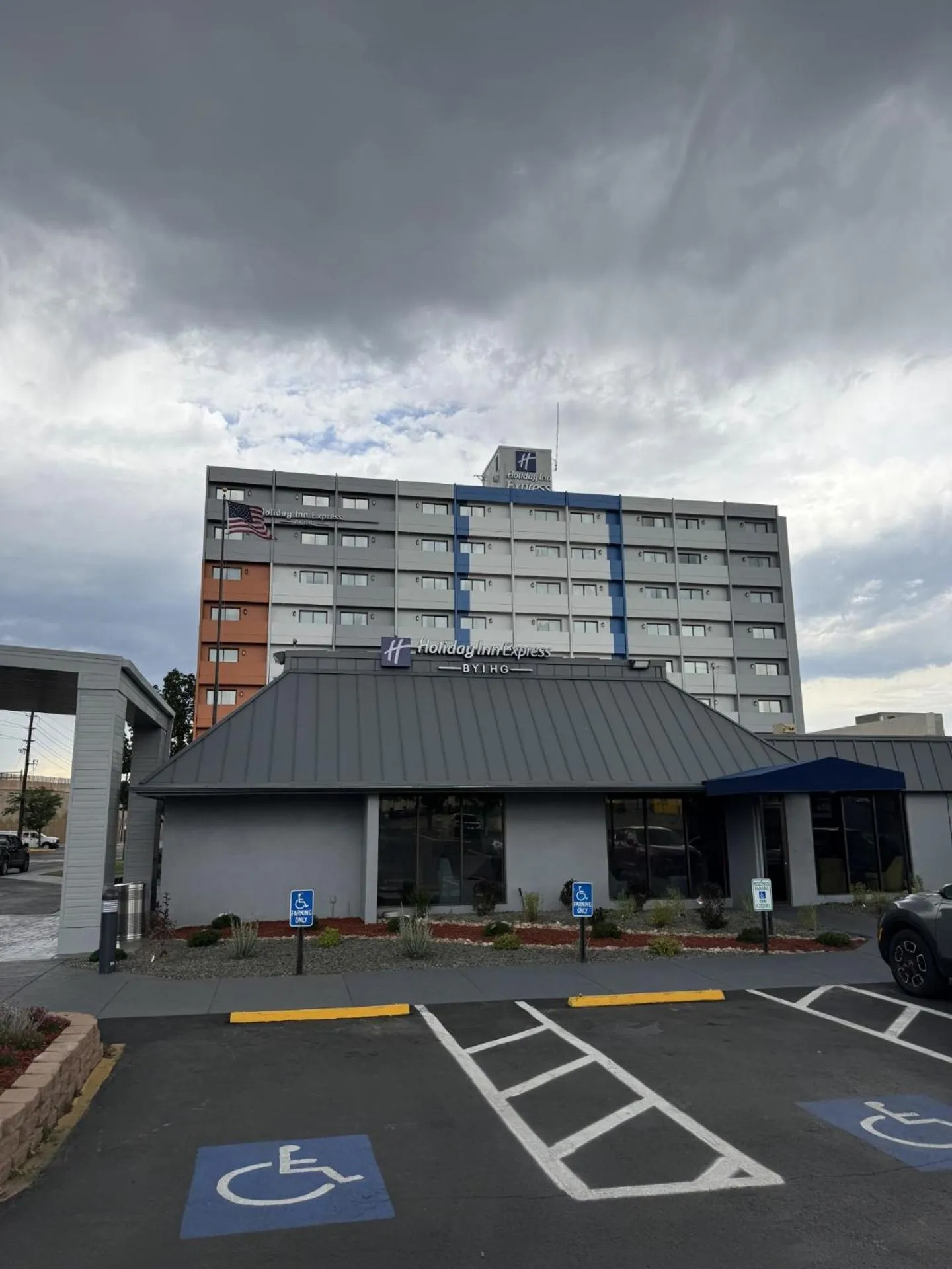 Property building in Holiday Inn Express Denver Central - North