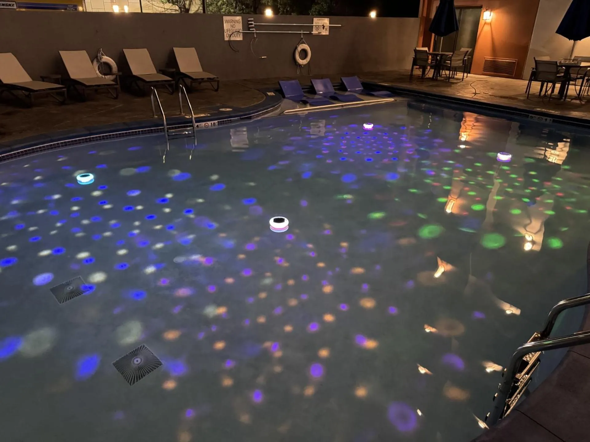 Swimming pool in Holiday Inn Express Denver Central - North