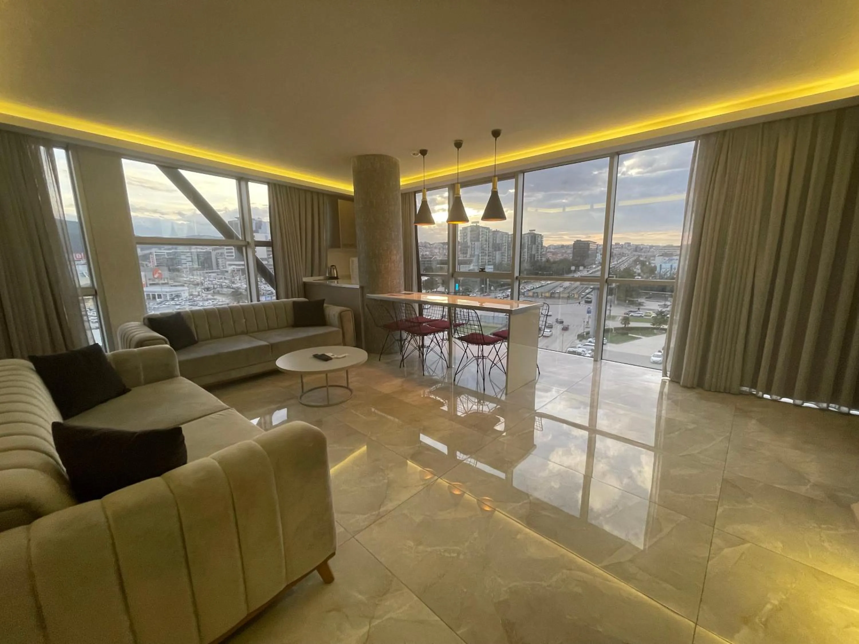 View (from property/room) in Le Luxe Suites Hotel