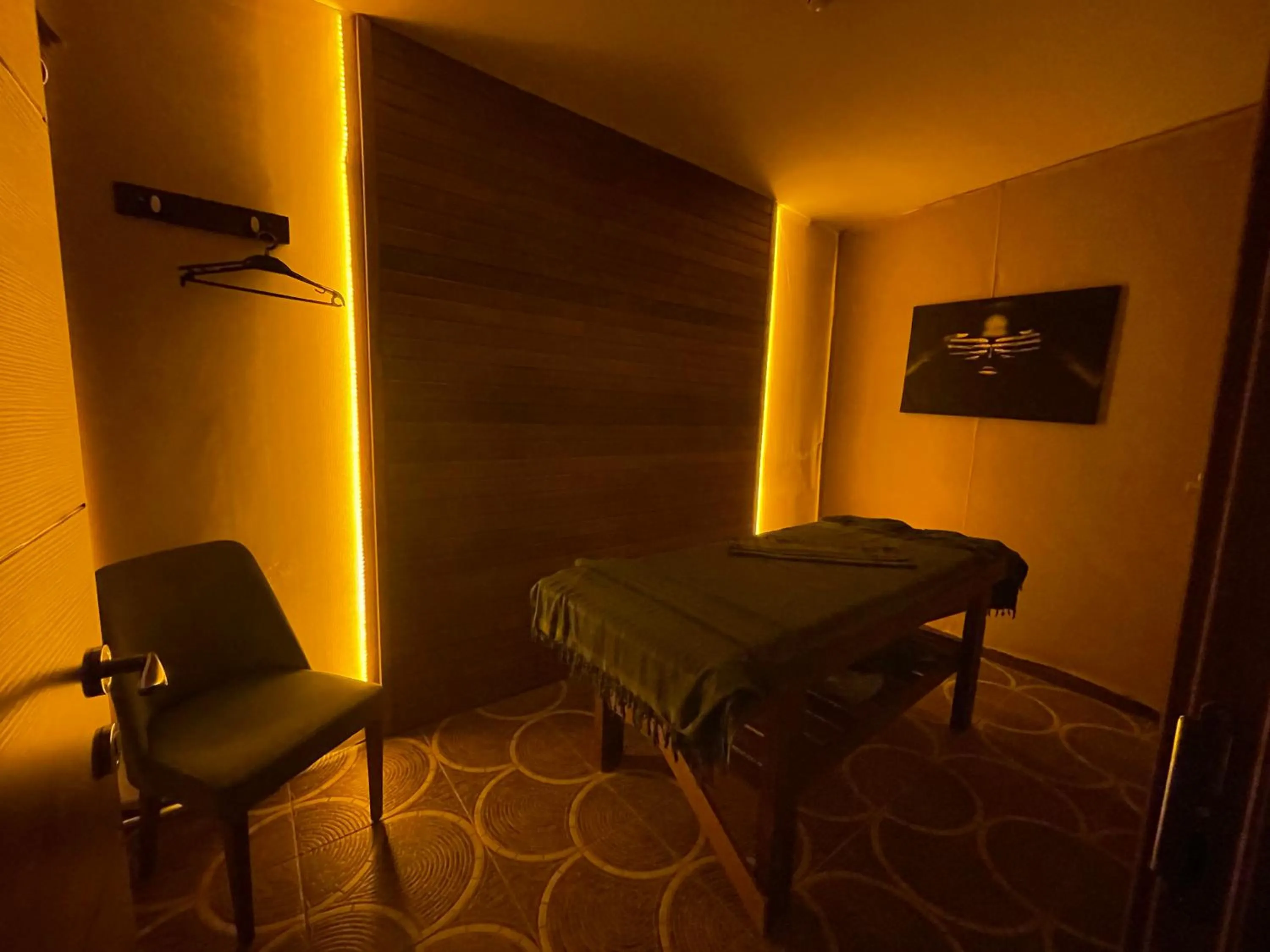 Massage in Le Luxe Suites Hotel