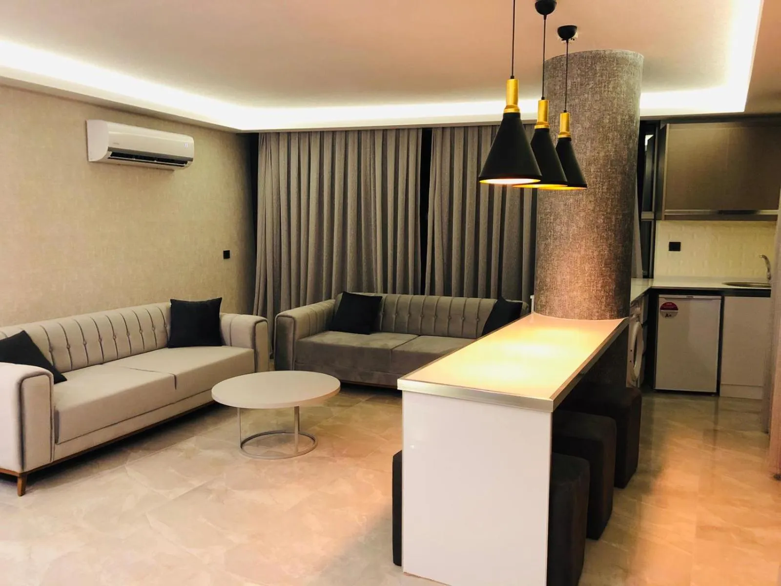 Coffee/tea facilities in Le Luxe Suites Hotel