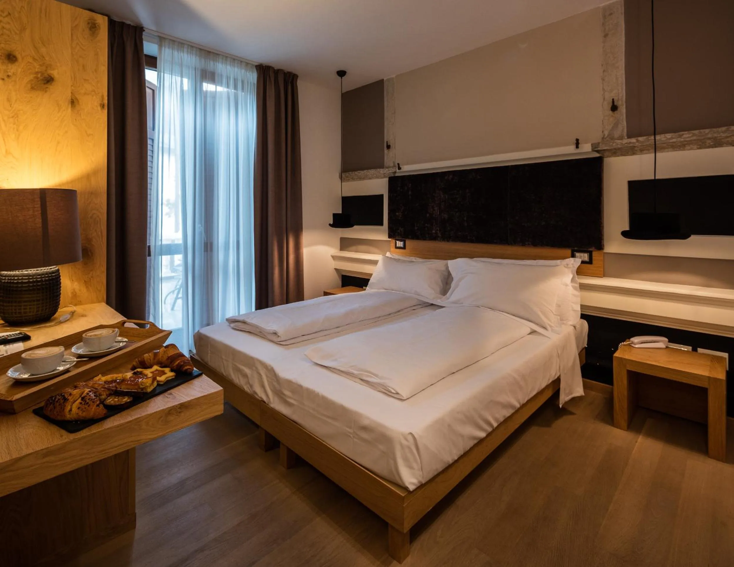 Bed in Albergo Caffe Centrale