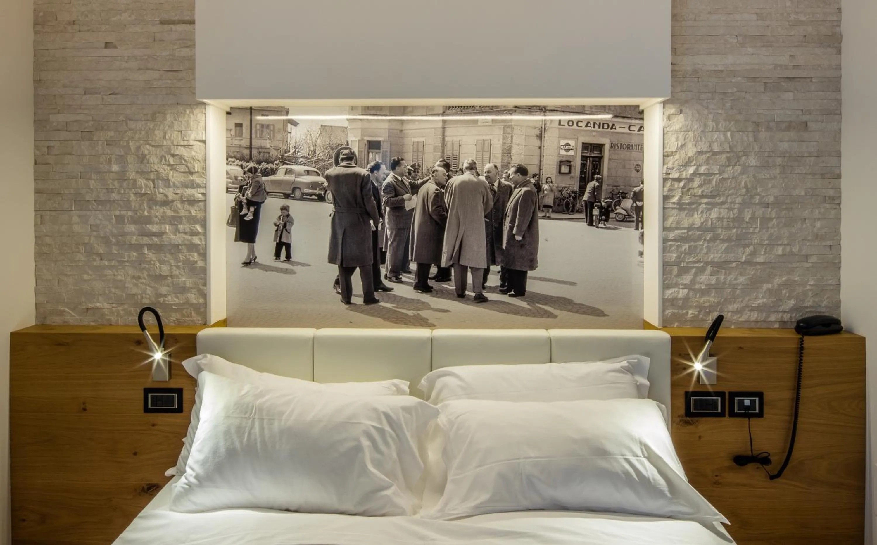 Decorative detail, Bed in Albergo Caffe Centrale