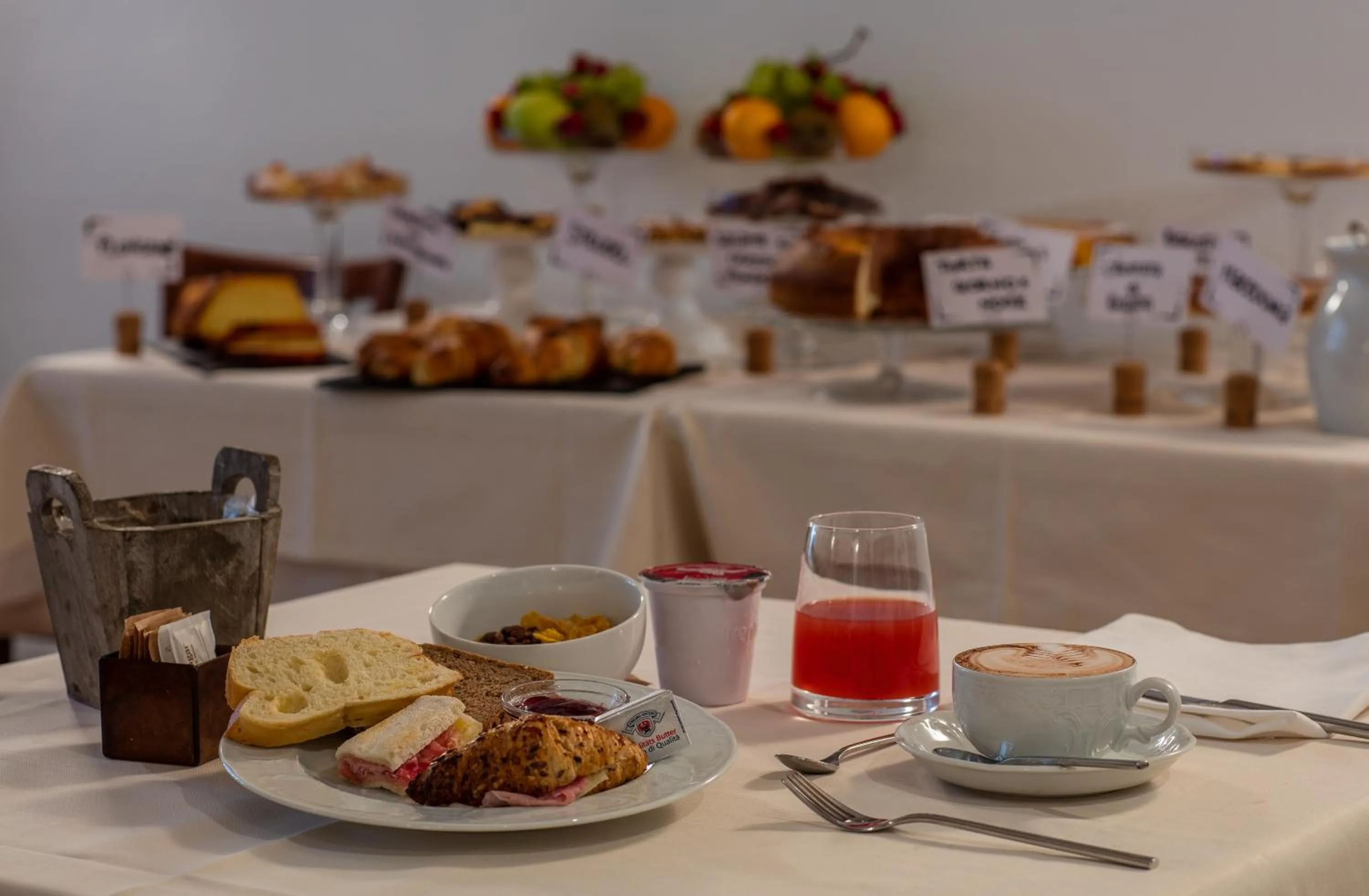 Buffet breakfast in Albergo Caffe Centrale