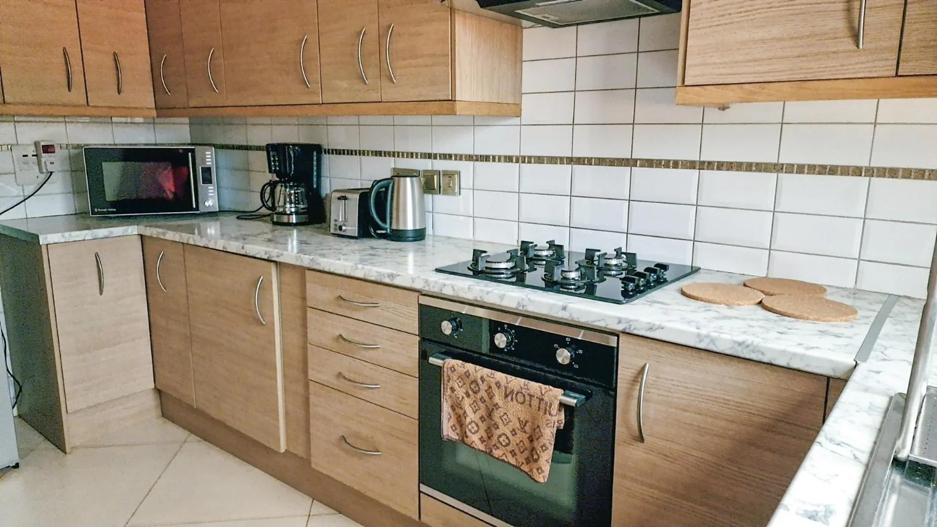 Coffee/tea facilities in Eric Wilkins Apartments