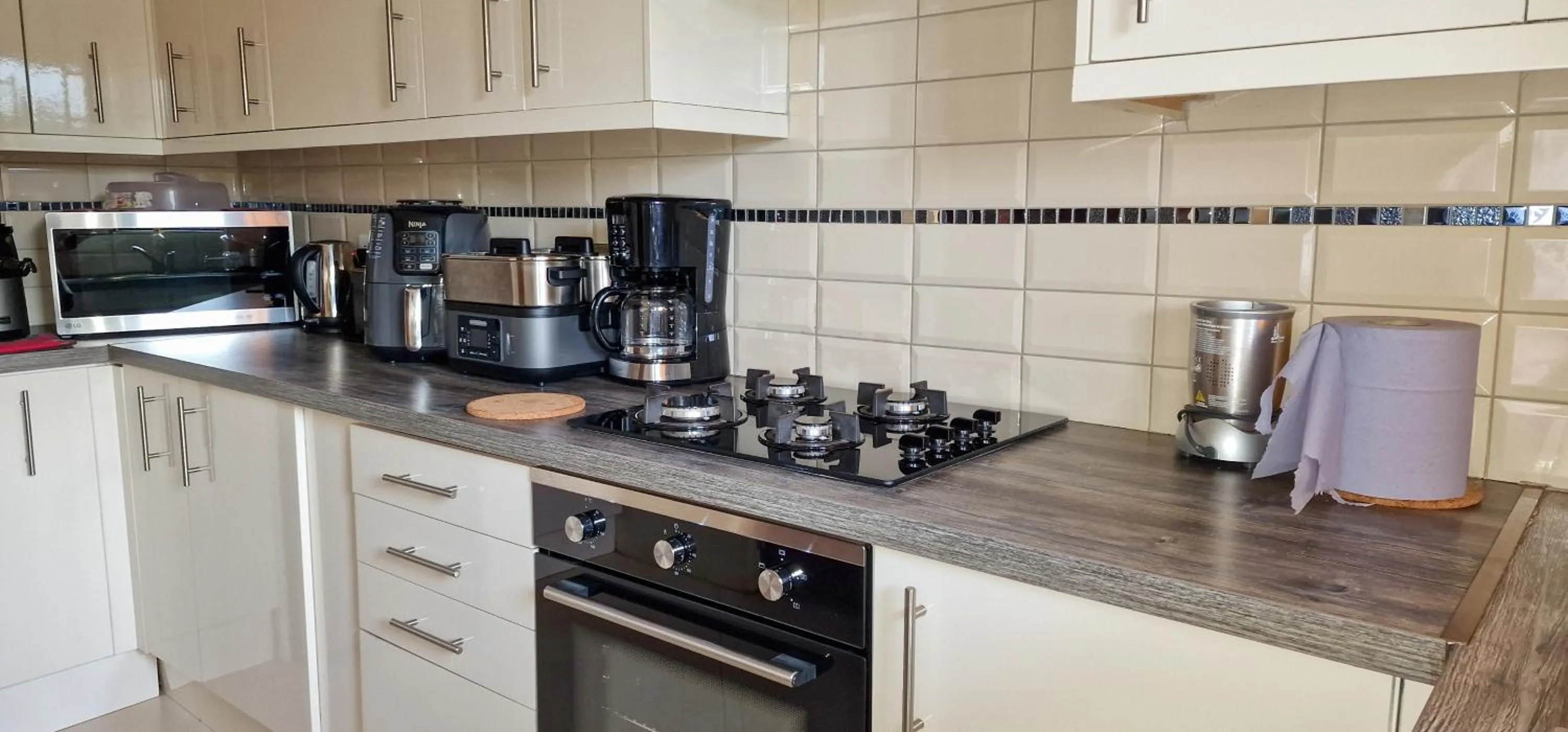 Coffee/tea facilities in Eric Wilkins Apartments