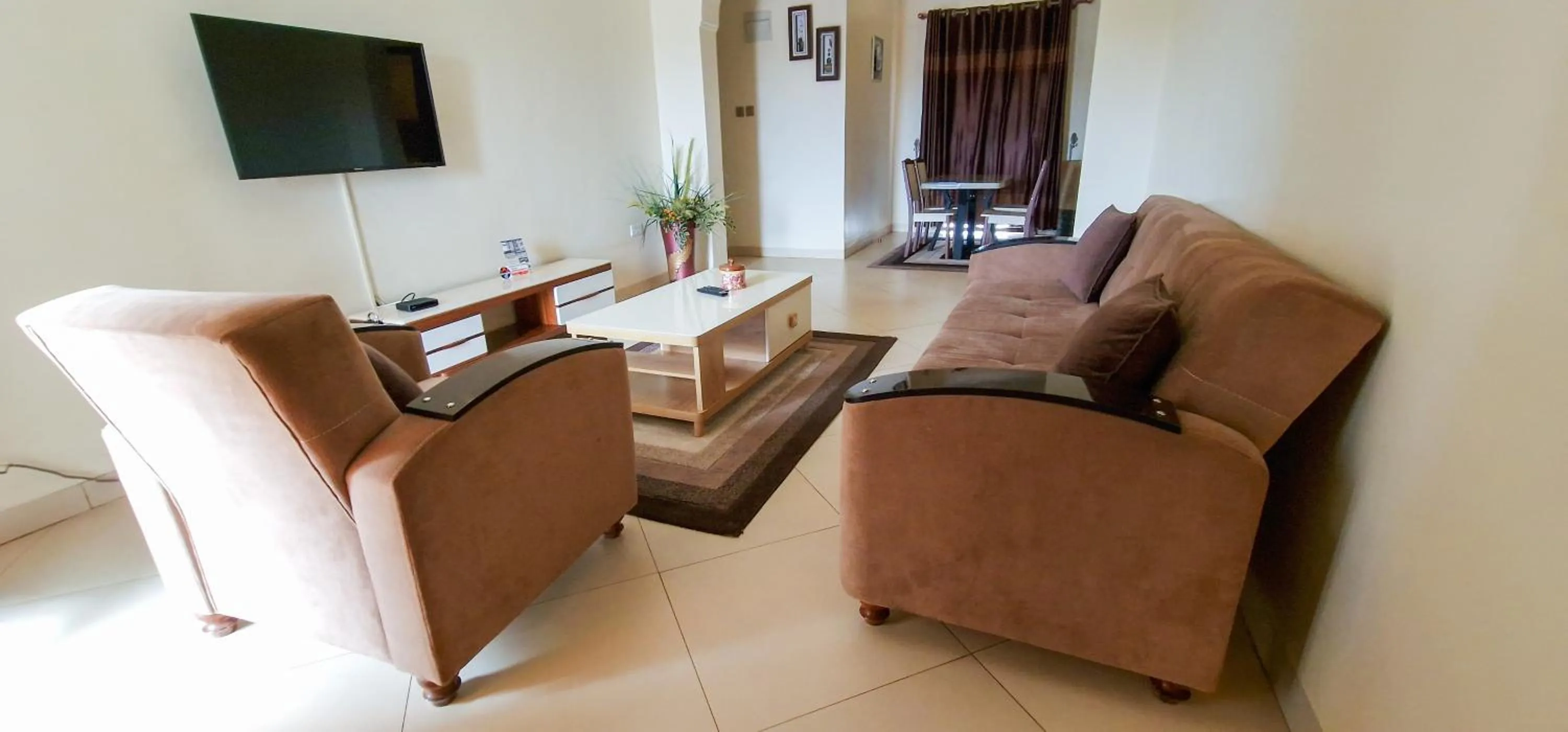 TV and multimedia in Eric Wilkins Apartments