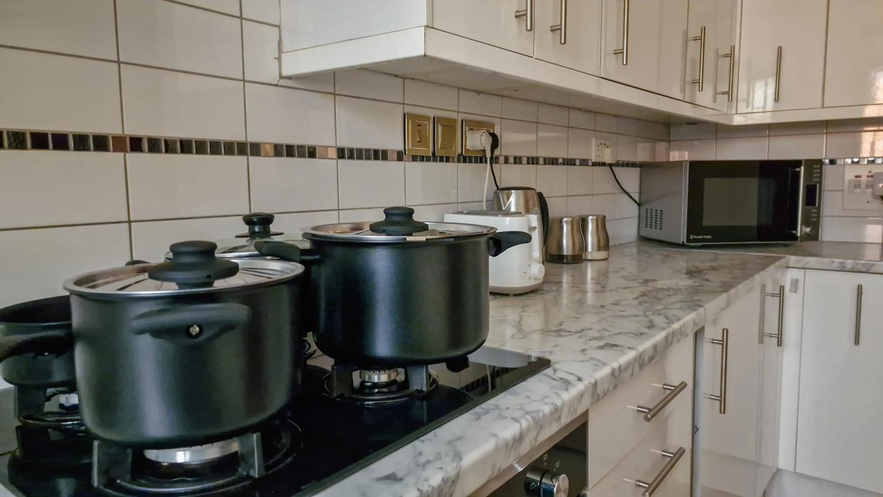 Coffee/tea facilities in Eric Wilkins Apartments