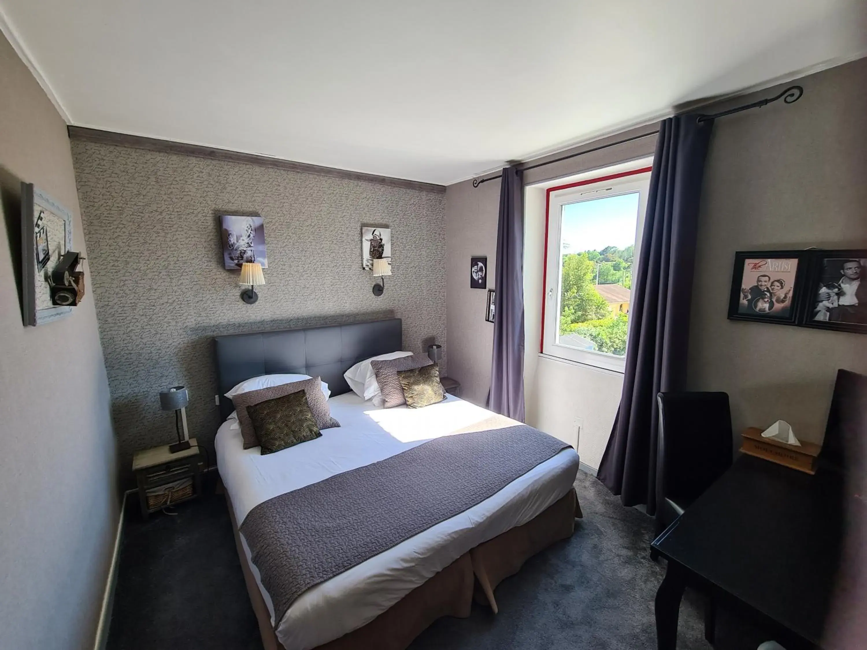 Double Room in Logis le Relais Sarrasin Double Room in Logis le Relais Sarrasin