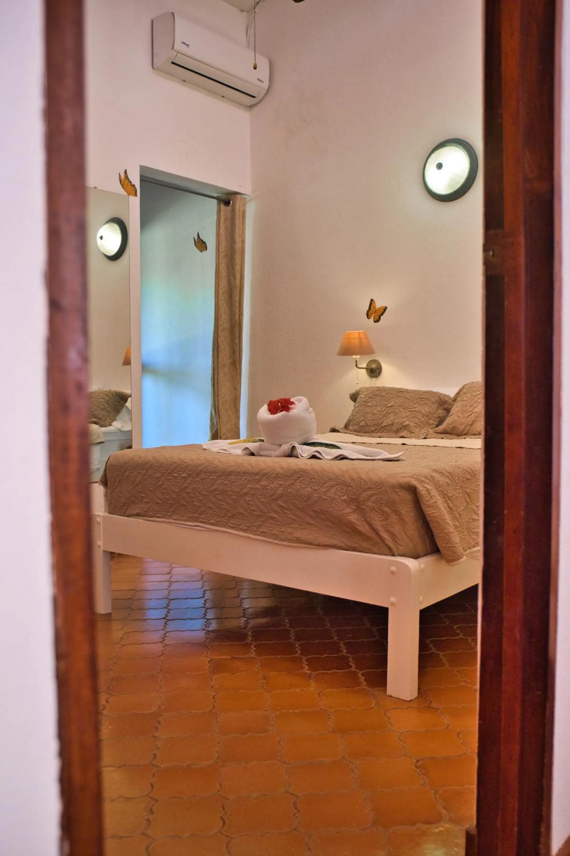 Bed in Samara Pacific Lodge