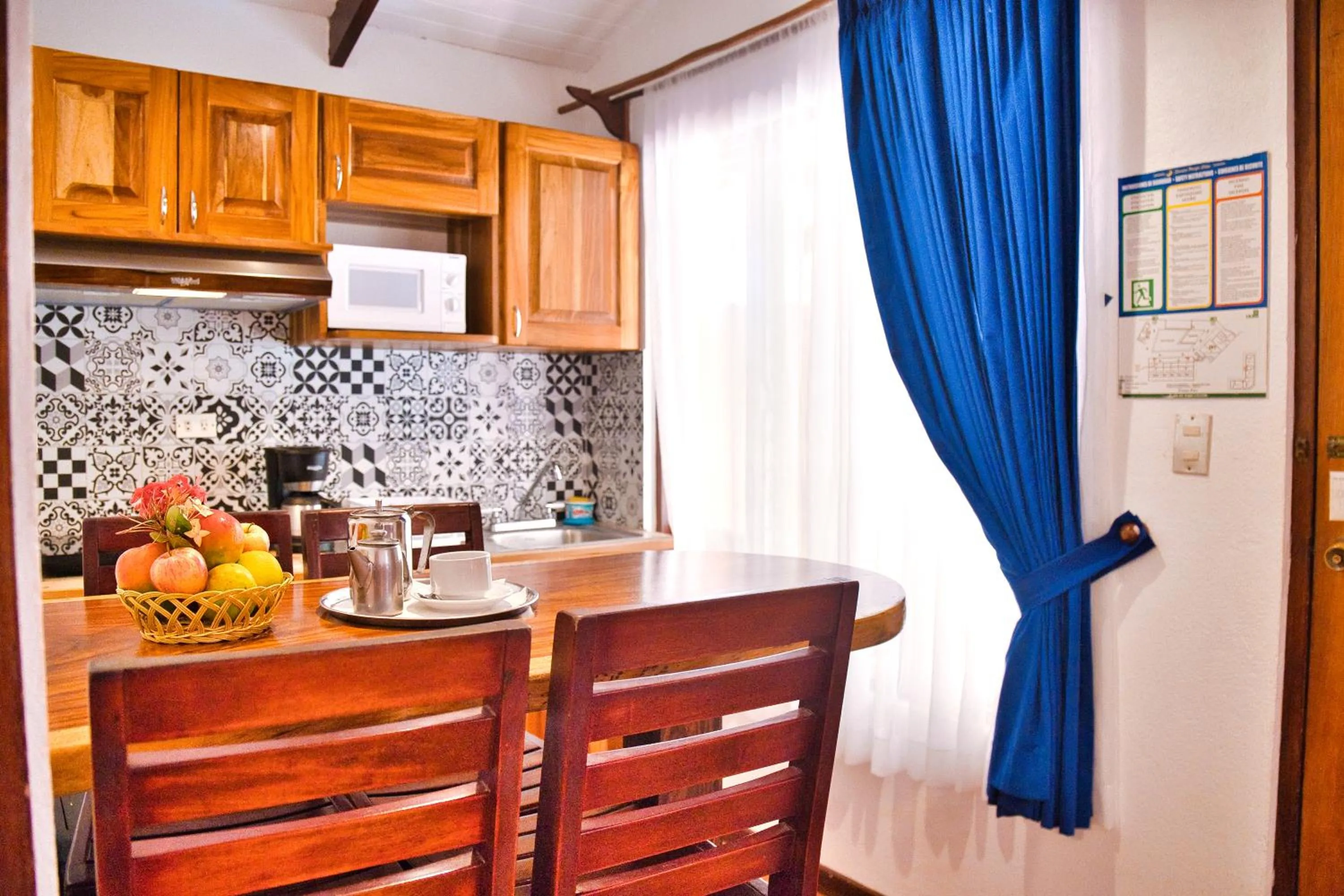 Kitchen or kitchenette in Samara Pacific Lodge