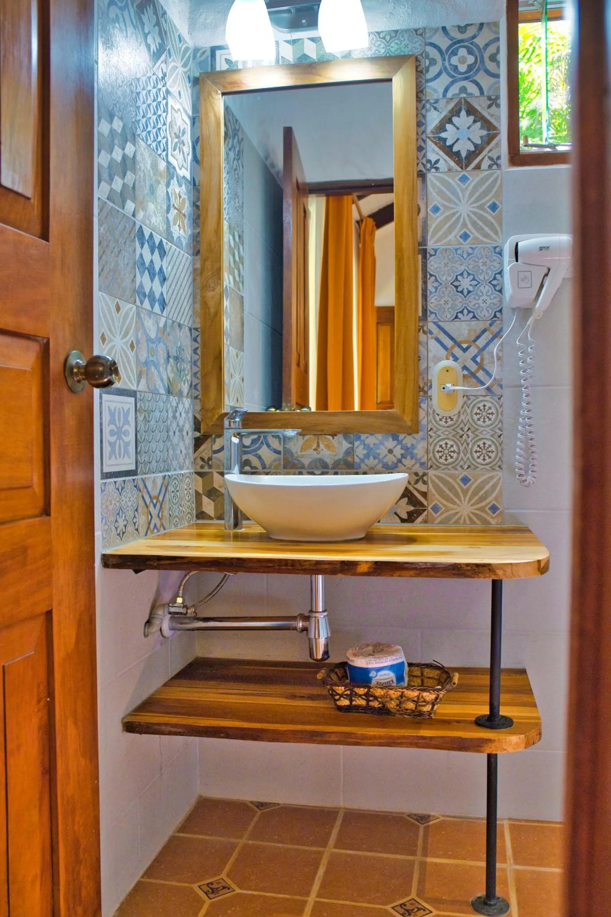 Bathroom in Samara Pacific Lodge