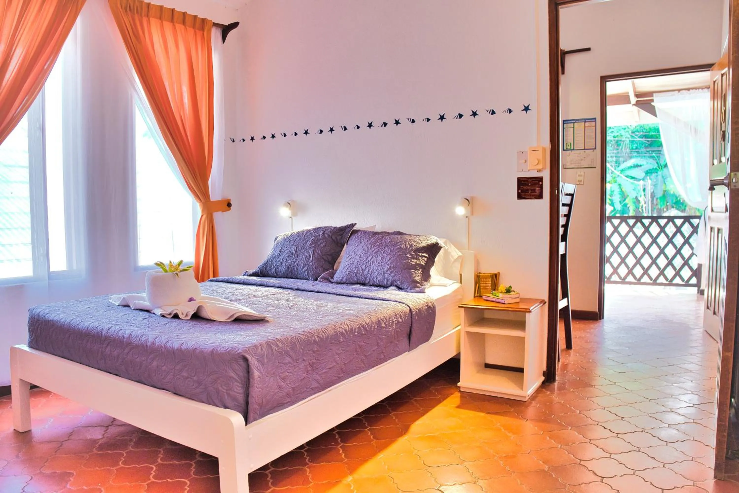 Bed in Samara Pacific Lodge