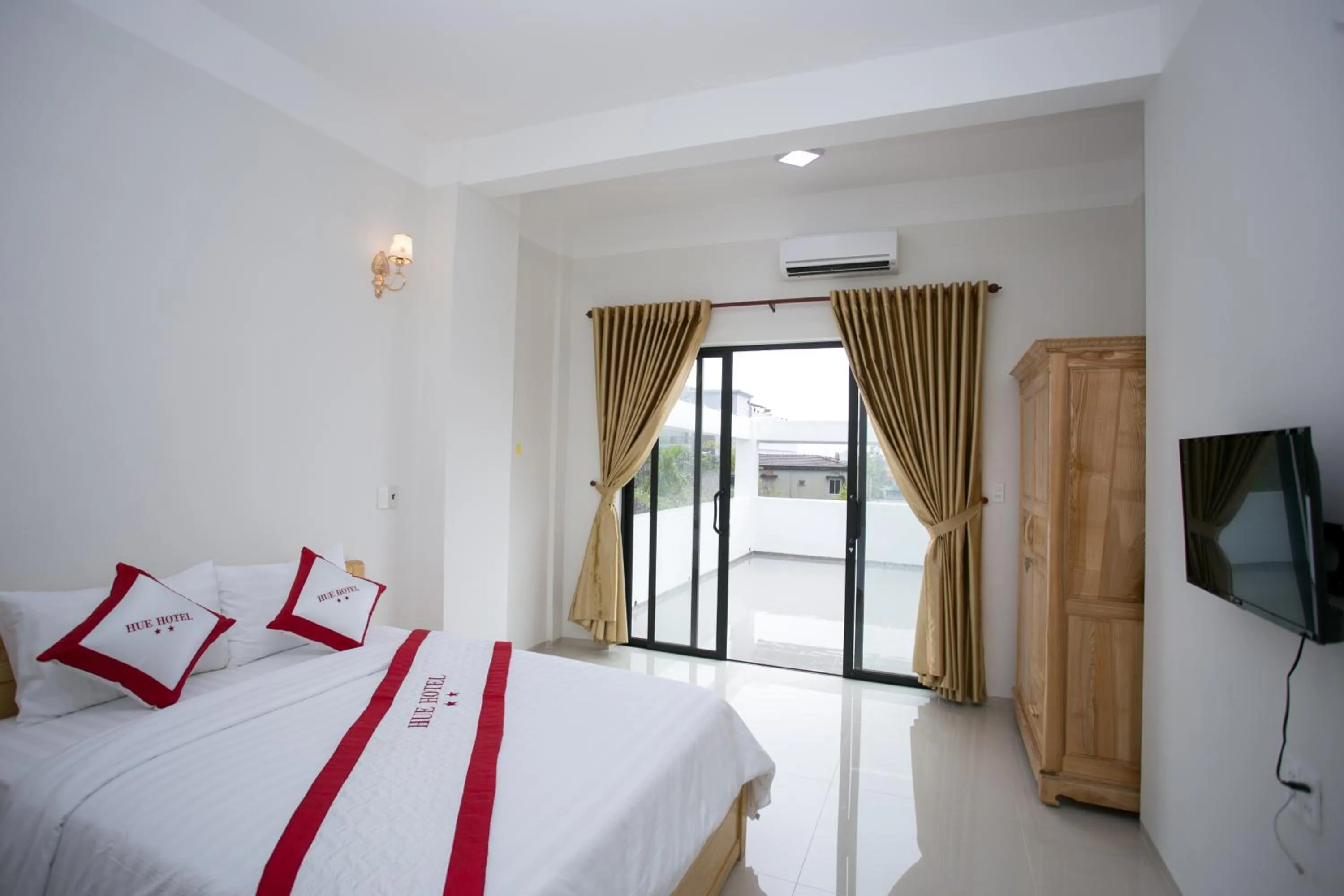 Bed in Hue Classic Hotel