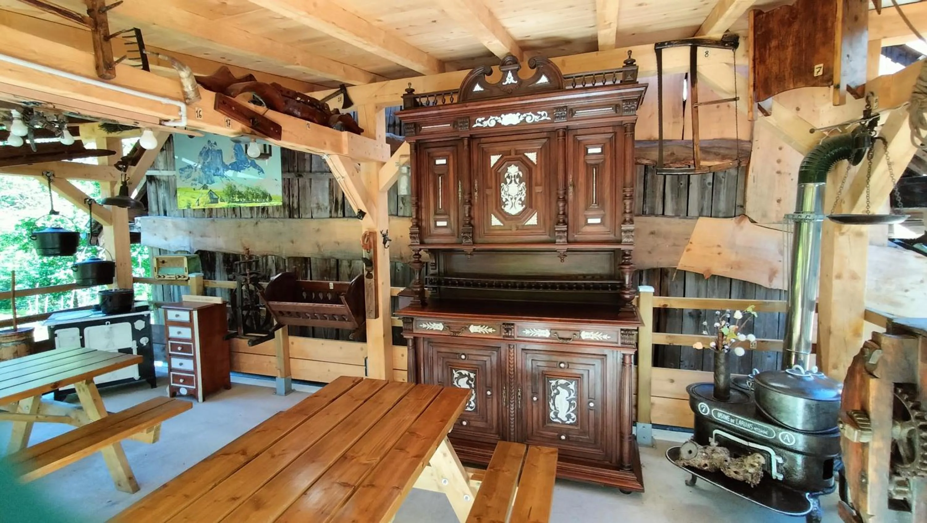 Nearby landmark in AU SOMMET DES NARCISSES