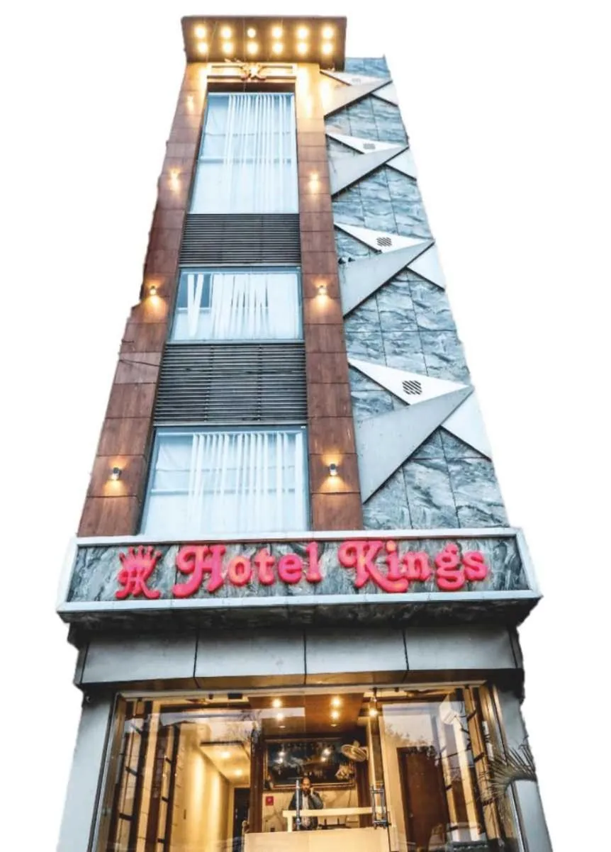 Property building in Hotel Kings