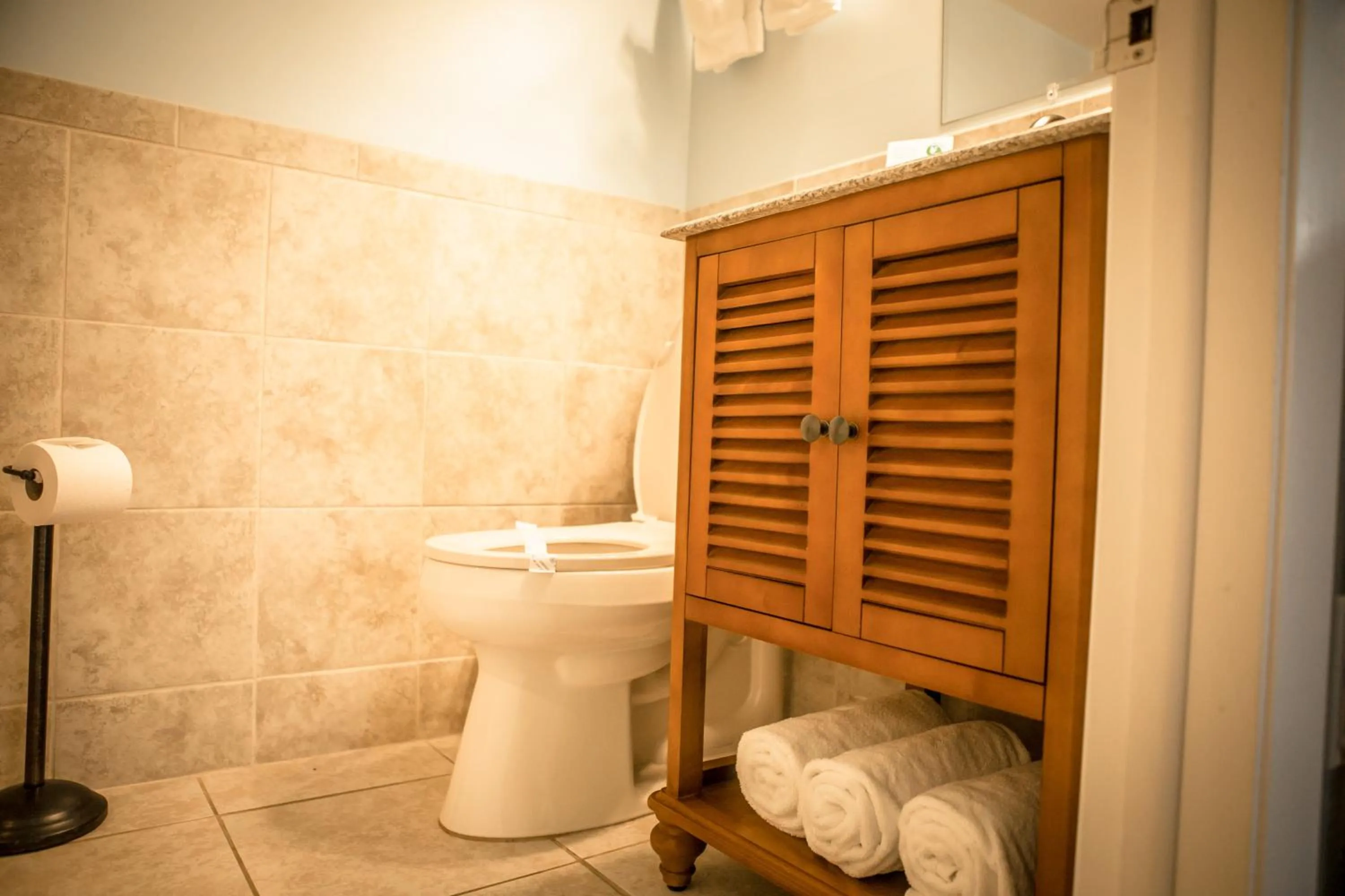 Bathroom in Ragged Edge Resort & Marina
