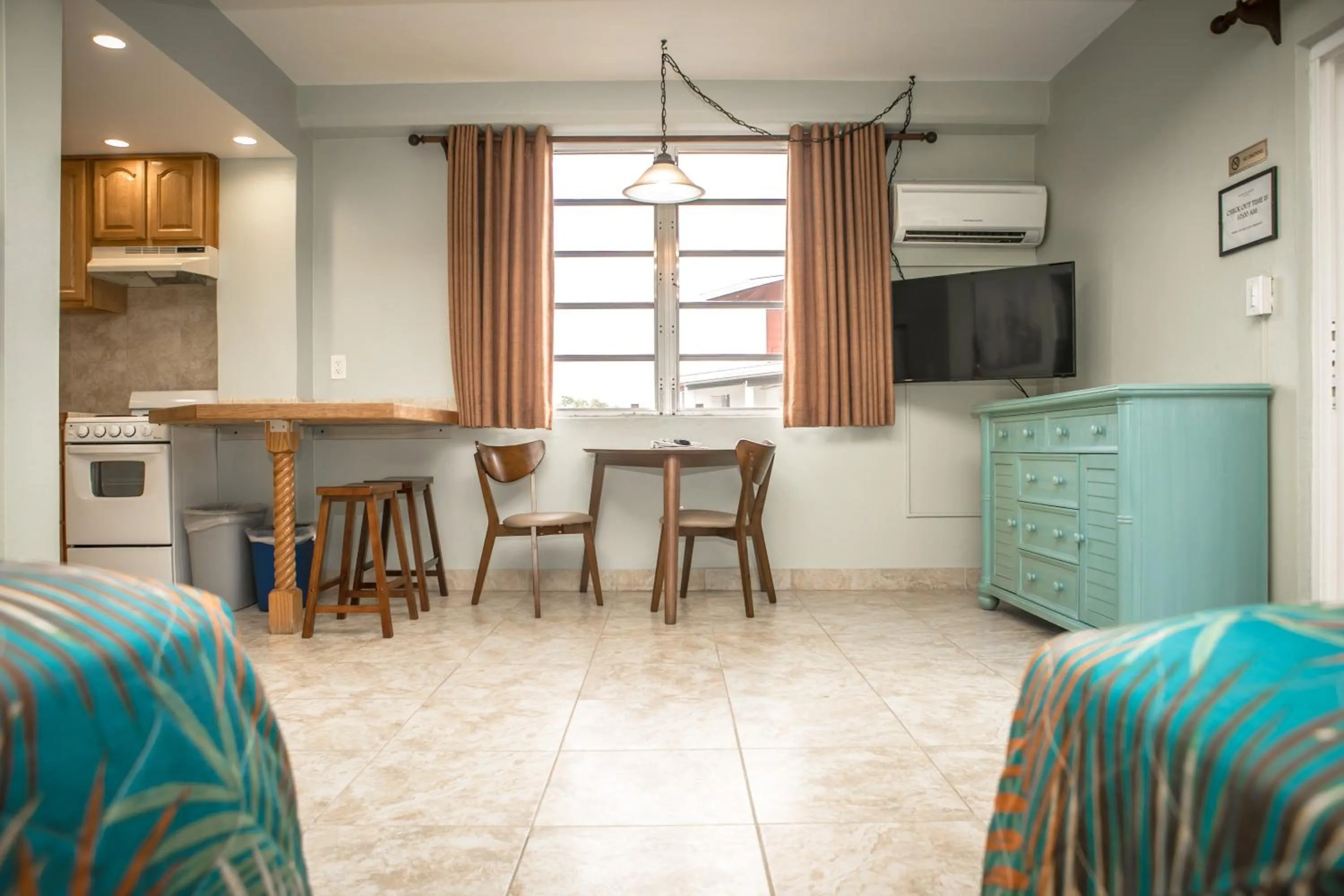 Kitchen or kitchenette in Ragged Edge Resort & Marina