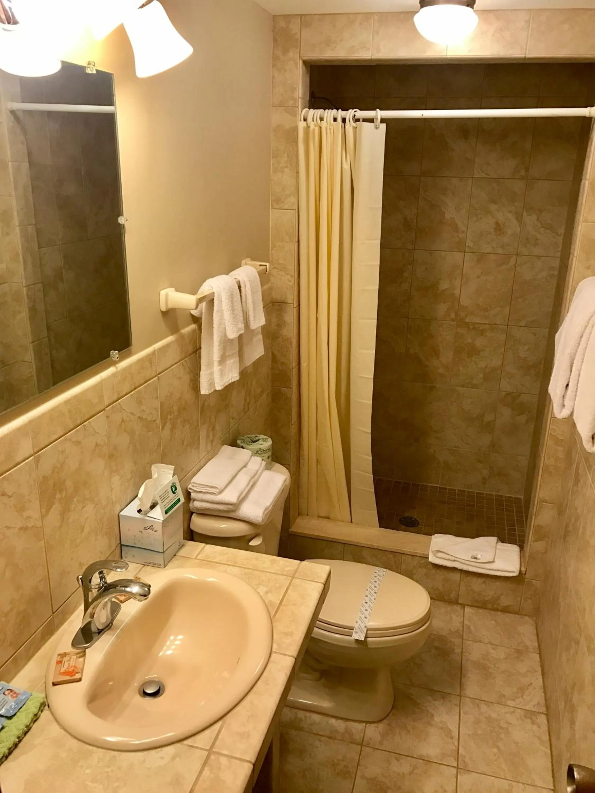 Bathroom in Ragged Edge Resort & Marina