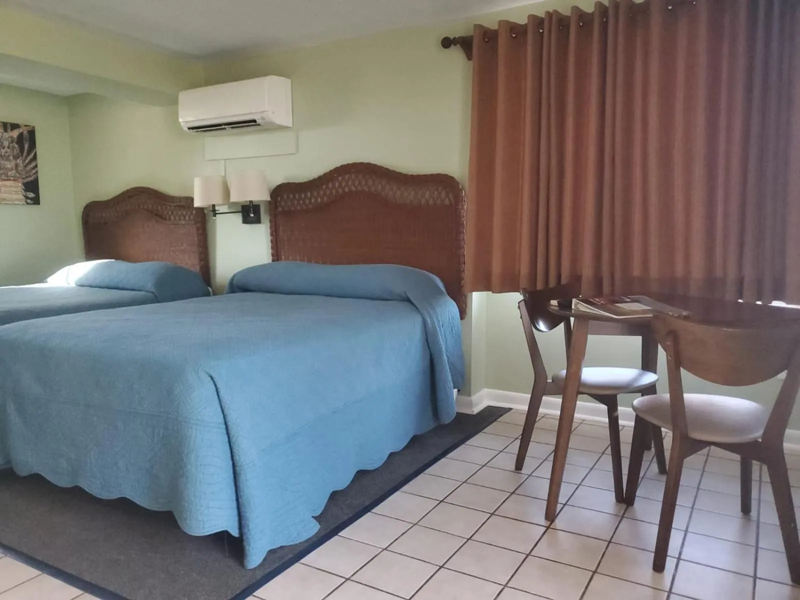 Bed in Ragged Edge Resort & Marina