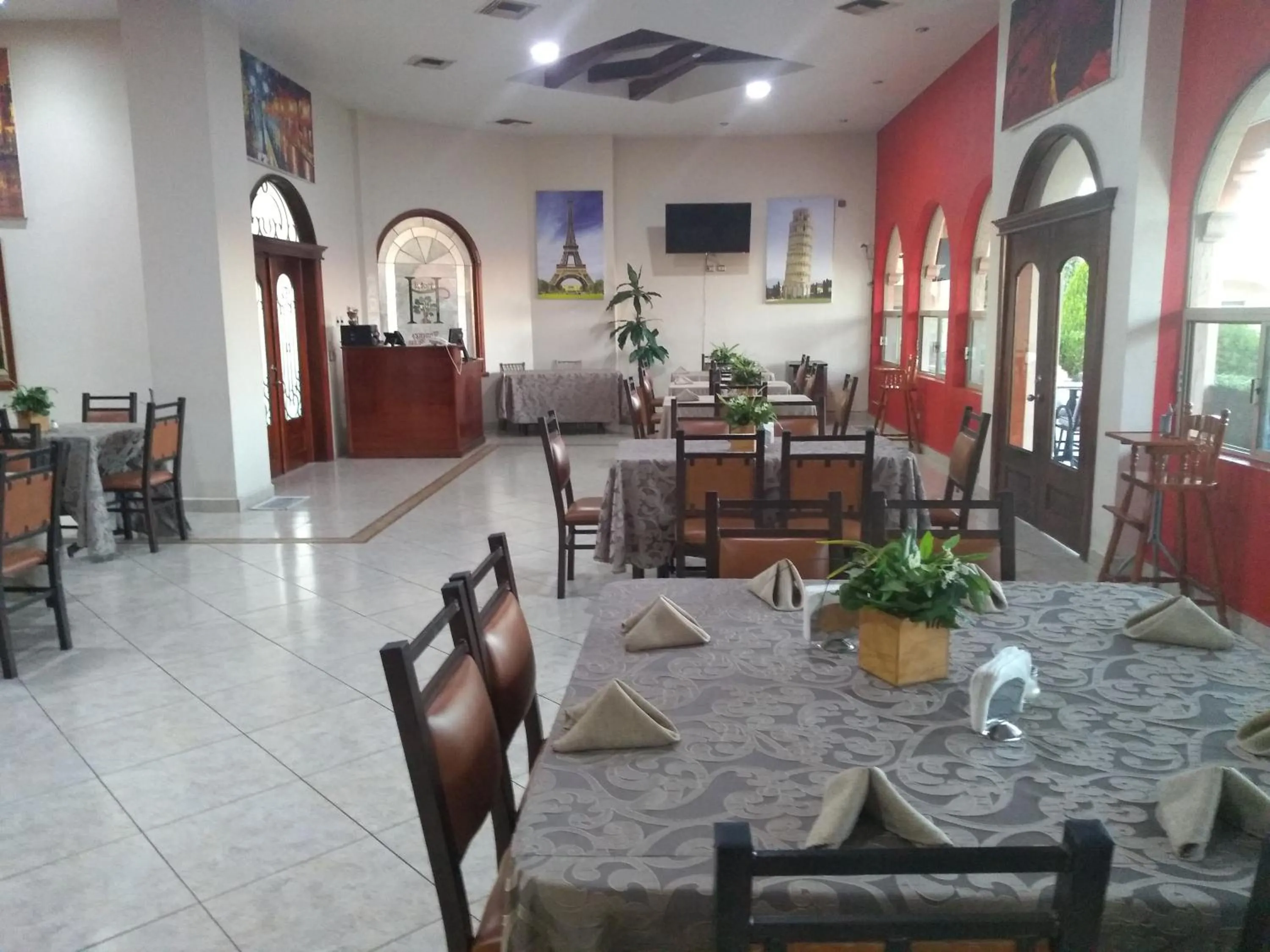 Restaurant/places to eat in Hotel Jiménez Plaza