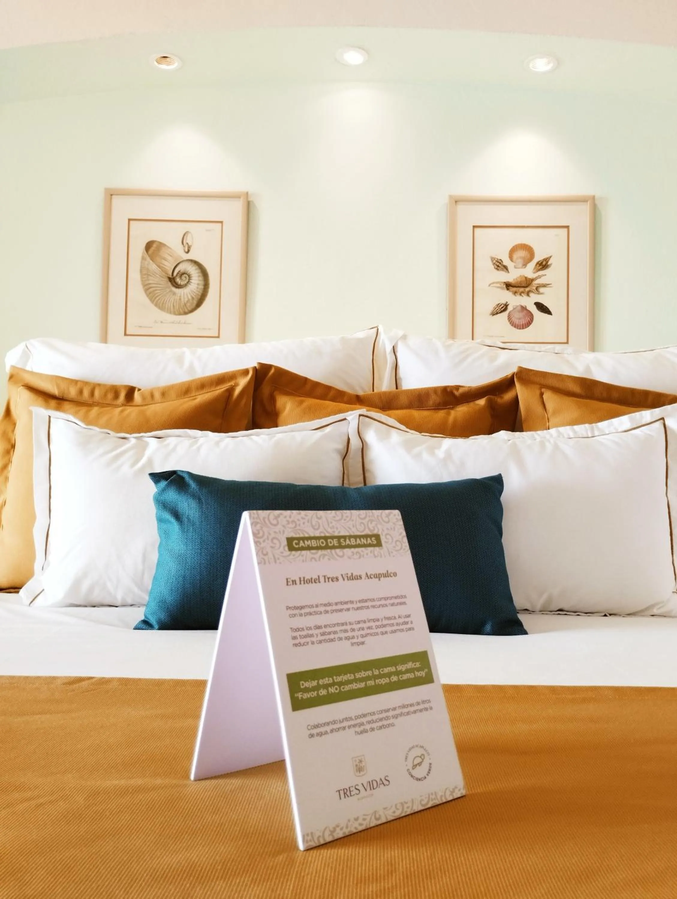 Bed in Hotel Tres Vidas Acapulco