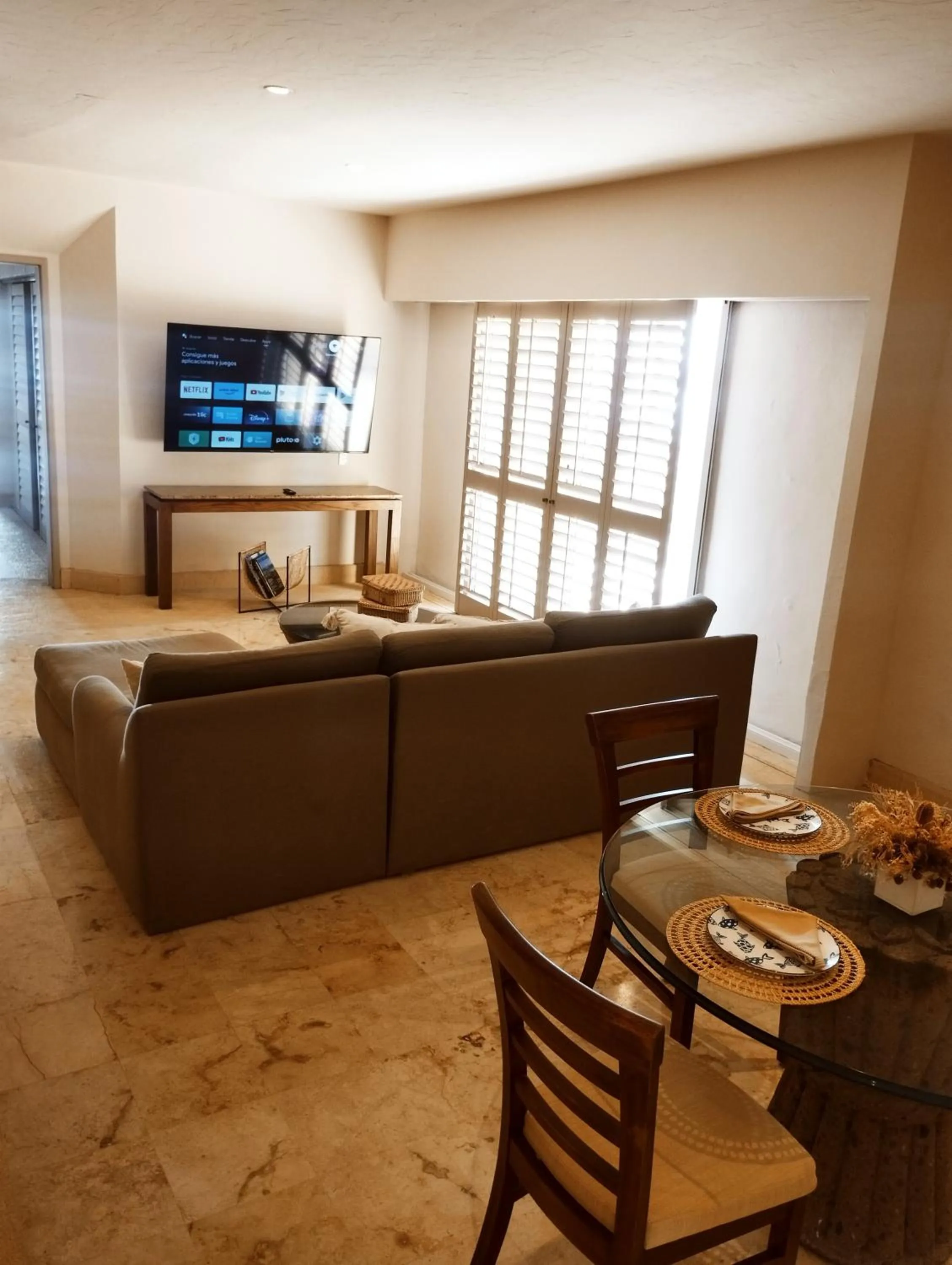 TV and multimedia in Hotel Tres Vidas Acapulco