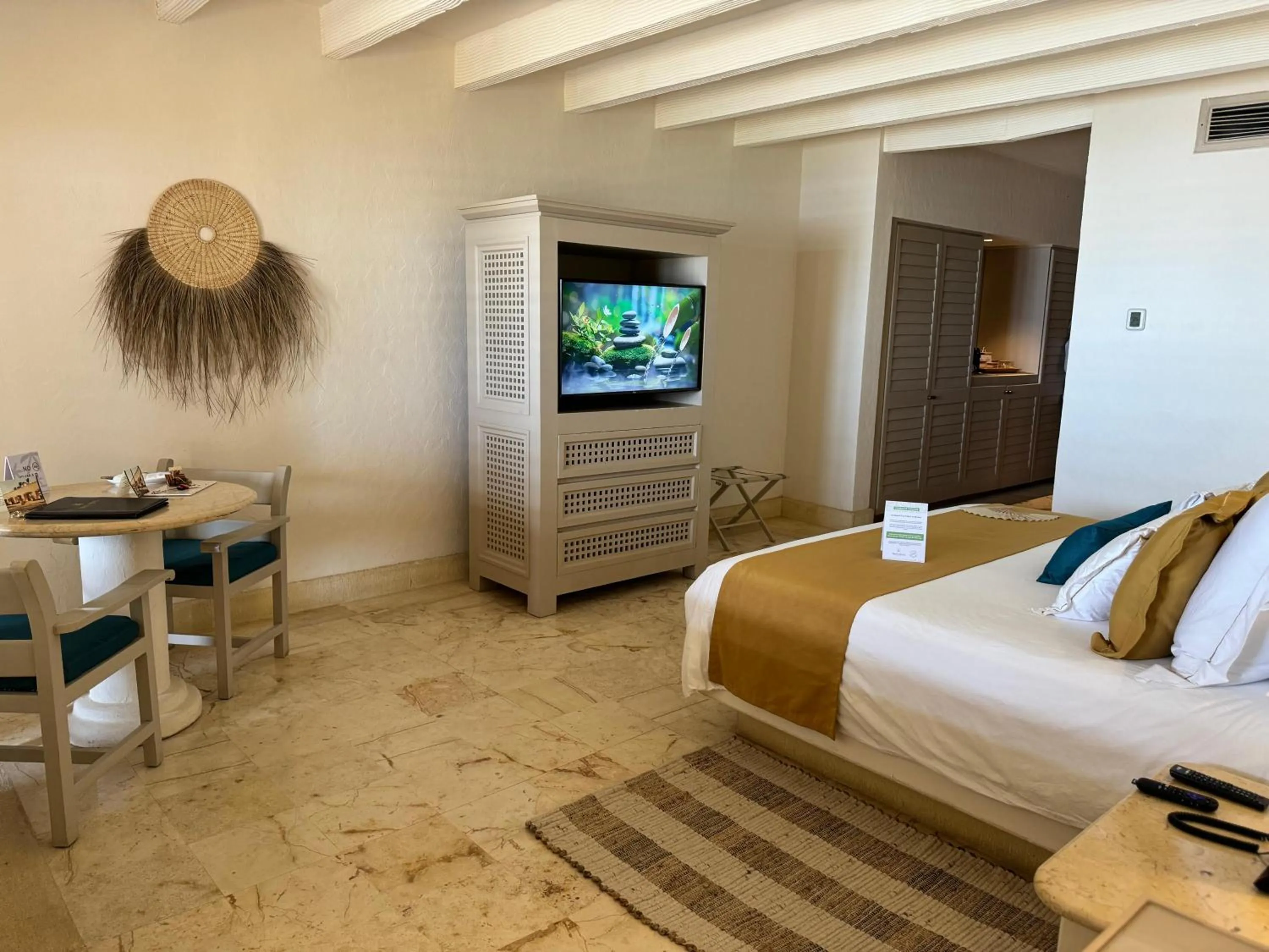 Bed in Hotel Tres Vidas Acapulco