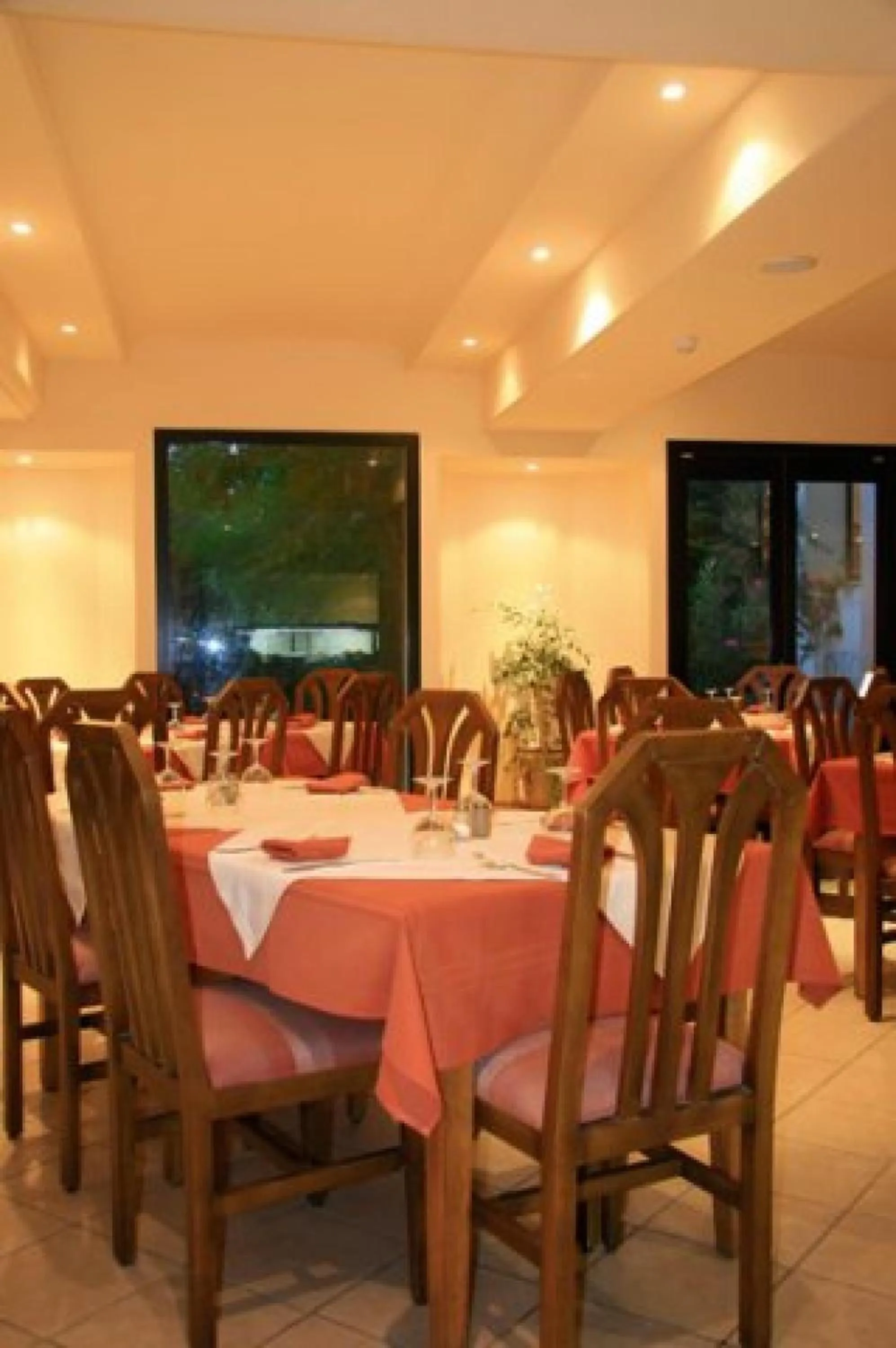 Restaurant/places to eat in Sufetula Hotel