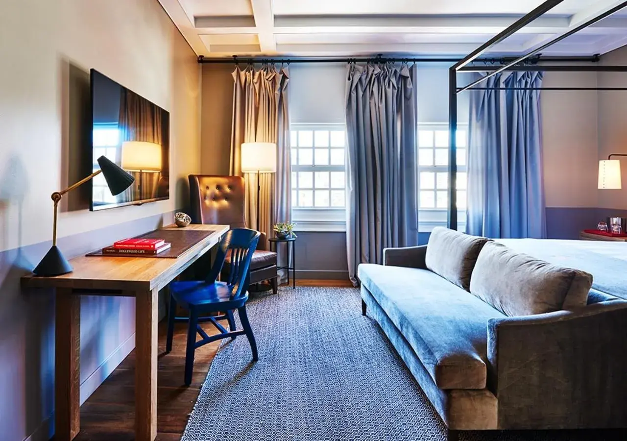 Deluxe King Room in The Hollywood Roosevelt Deluxe King Room in The Hollywood Roosevelt