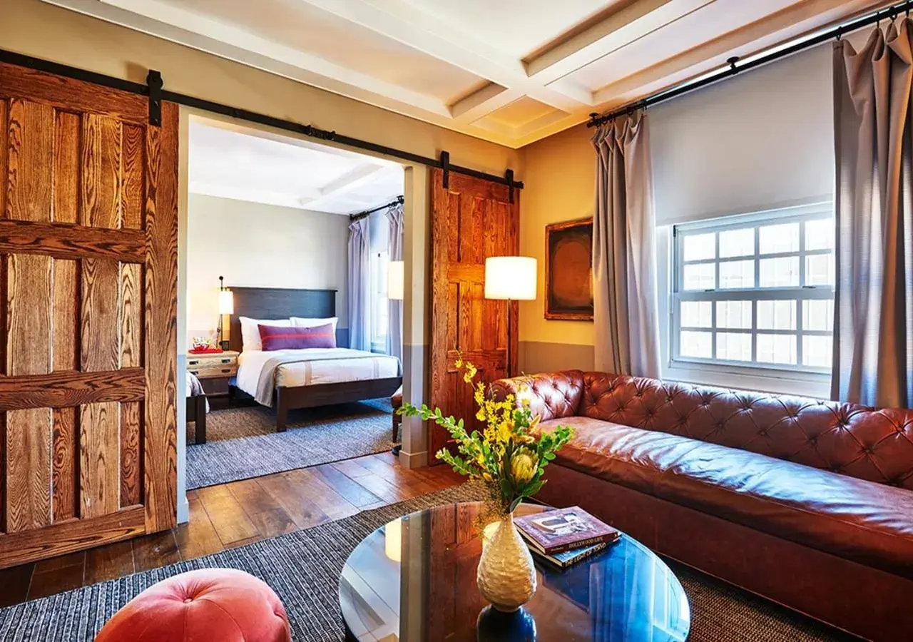 One-Bedroom Suite in The Hollywood Roosevelt One-Bedroom Suite in The Hollywood Roosevelt