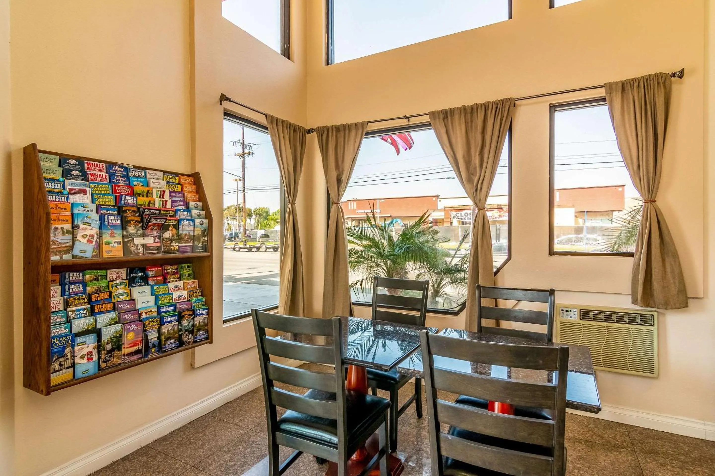 Breakfast in Rodeway Inn Artesia Cerritos