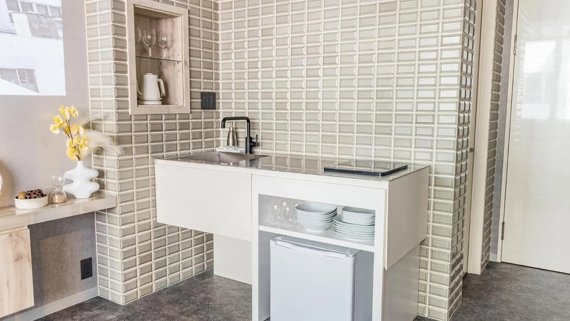 Kitchen or kitchenette in ビル泊 -Birupaku Decentralized Hotel-