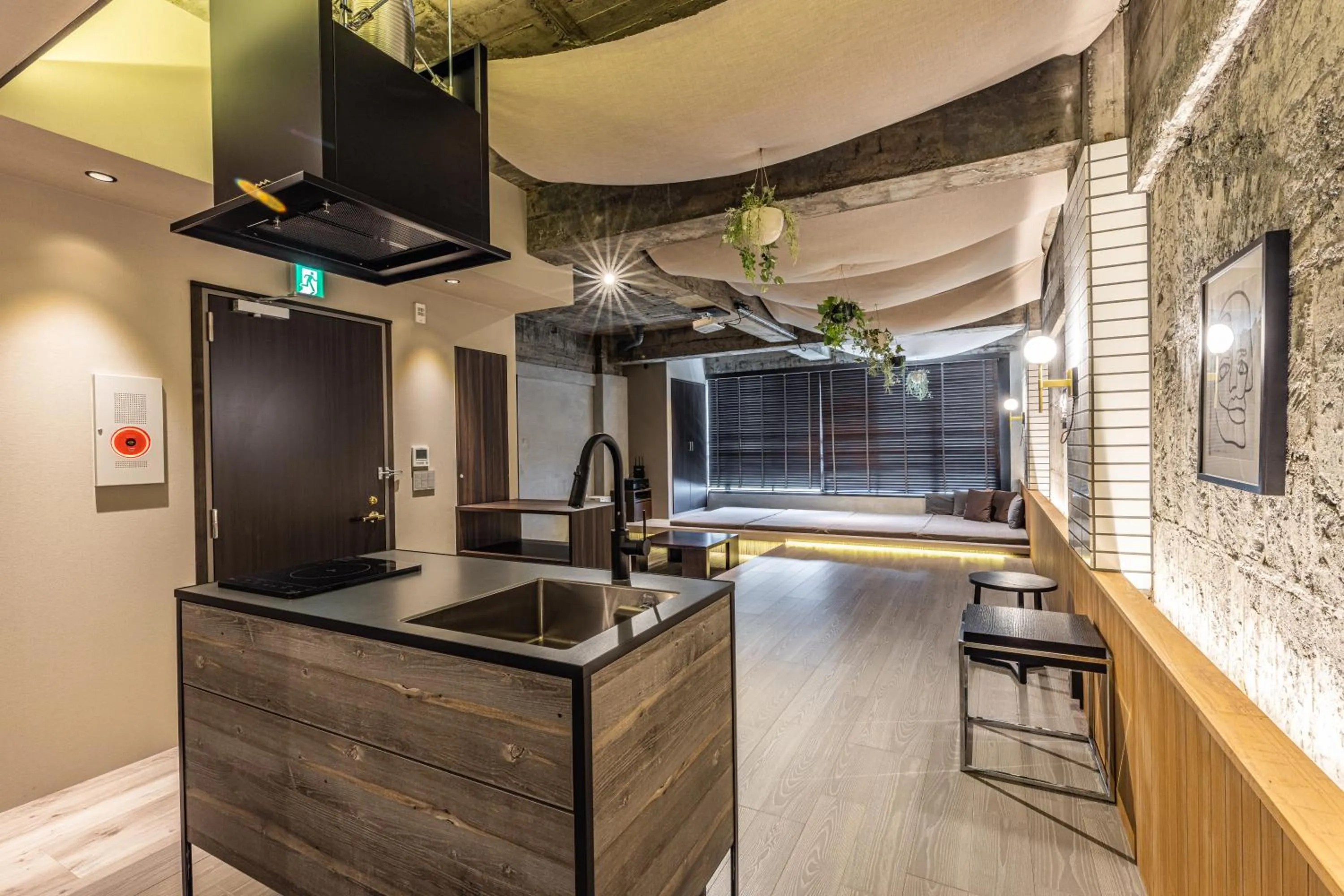 Kitchen or kitchenette in ビル泊 -Birupaku Decentralized Hotel-